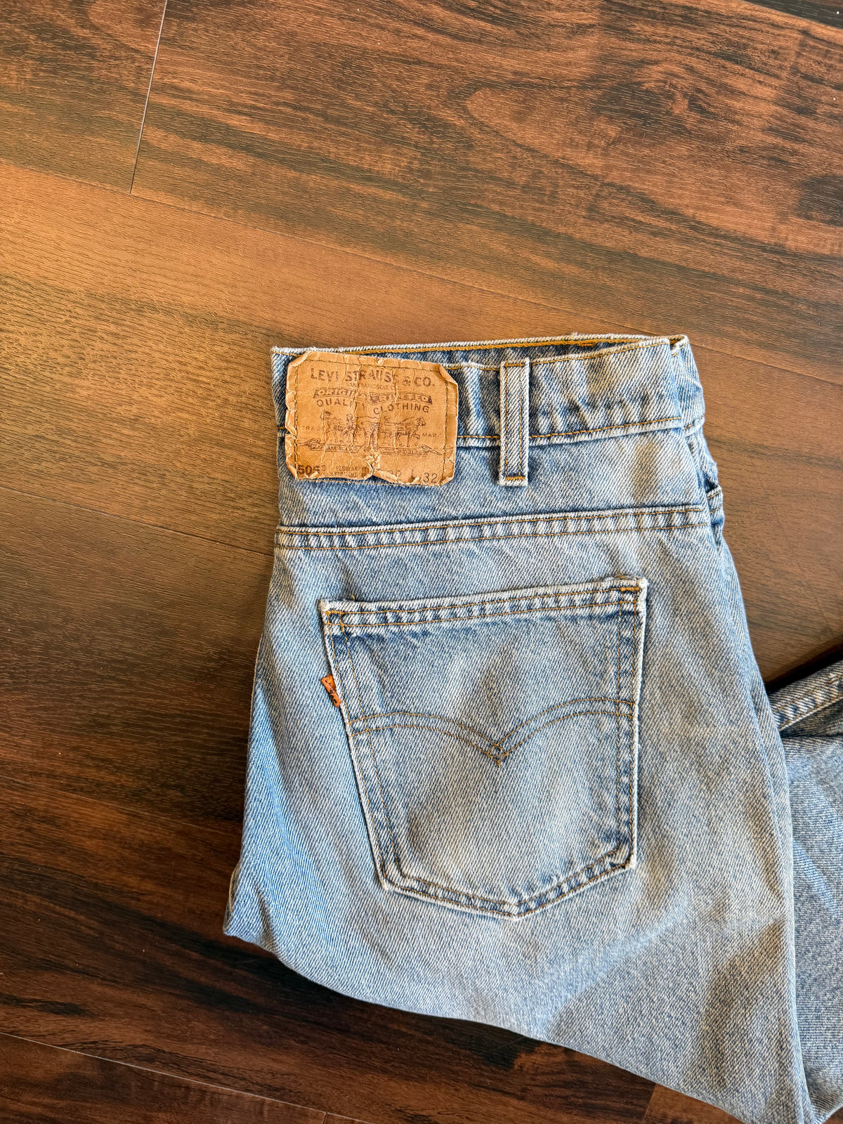 Vintage Levi’s 505 Light Wash Denim Jeans- 31x33