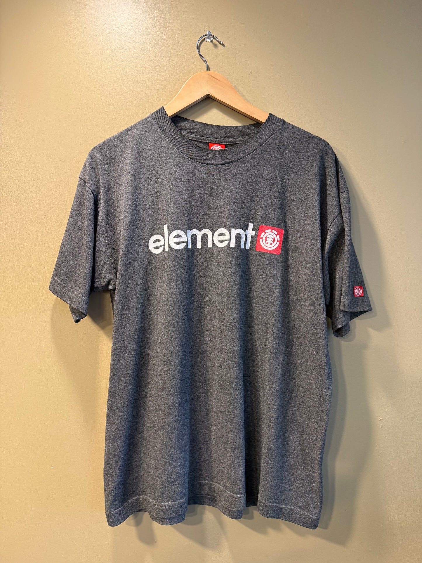 Vintage Y2K Element Skate Wear T-Shirt- L