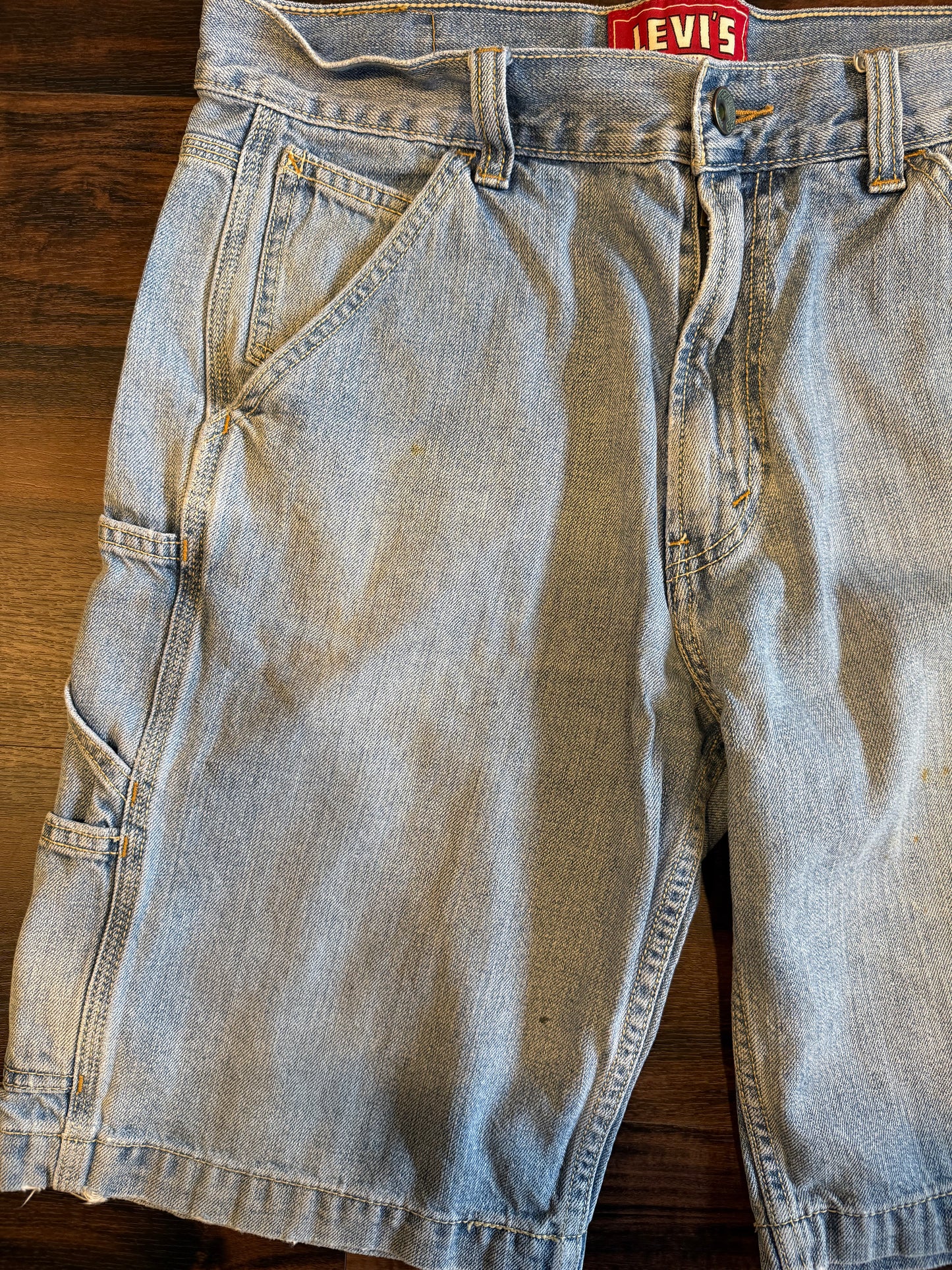 Vintage Levi’s Light Wash Carpenter Denim Jean Shorts- 34