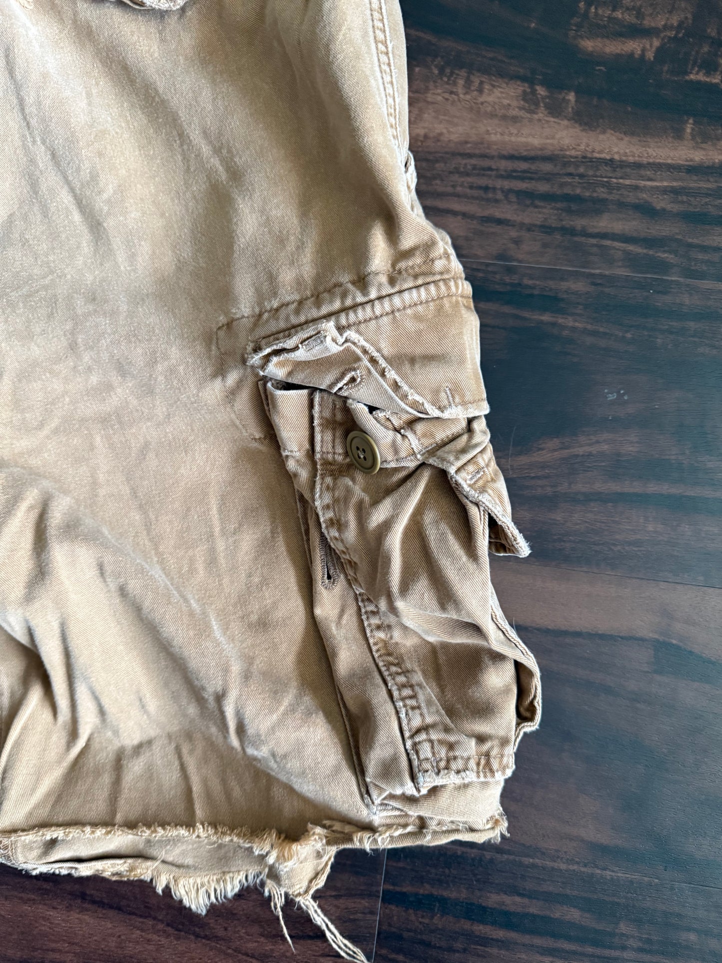 Vintage Y2K Abercrombie & Fitch Brown Distressed Baggy Fit Cargo Shorts- 34