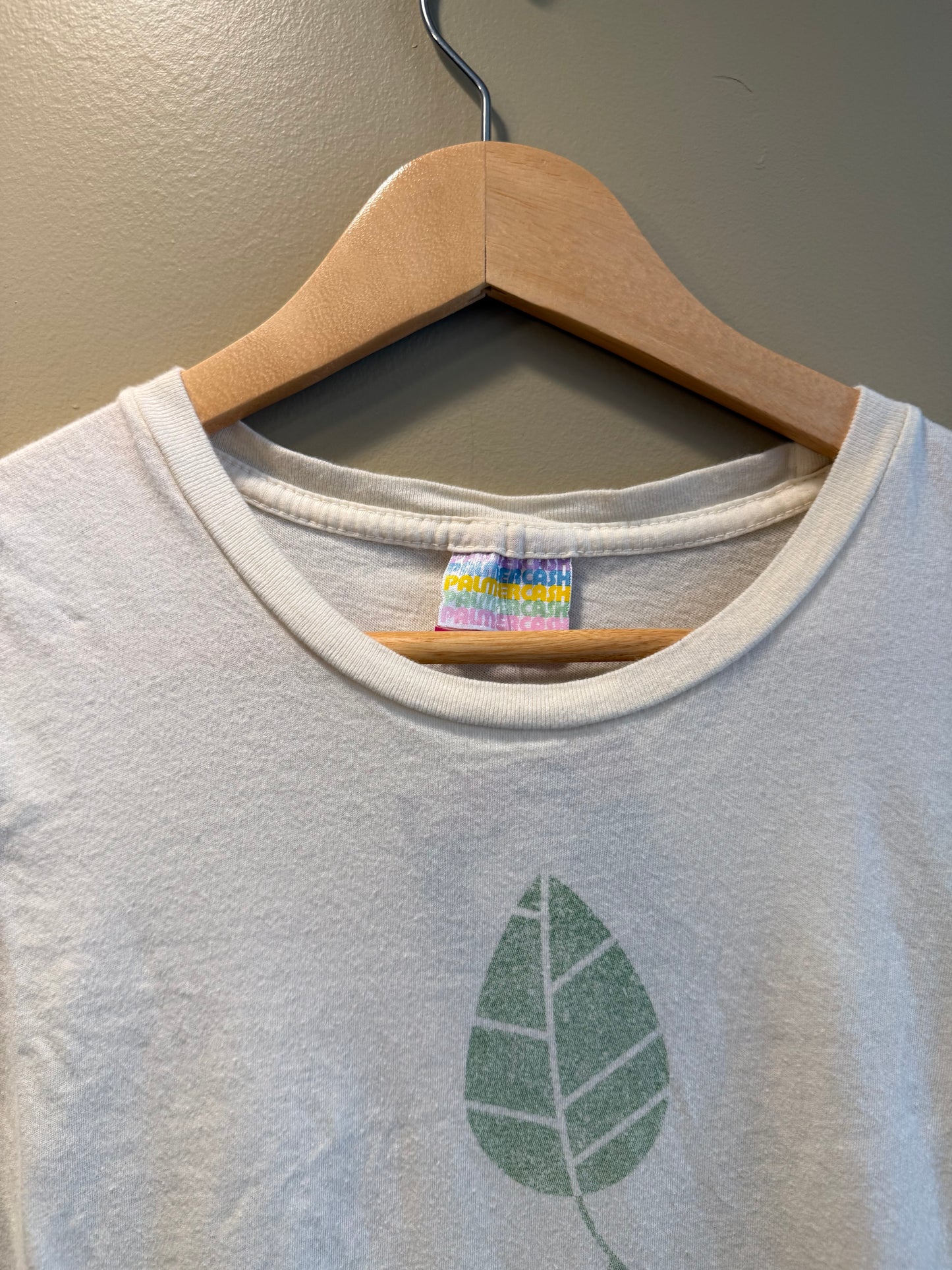 Vintage Y2K Women’s Green Thumb T-Shirt- M