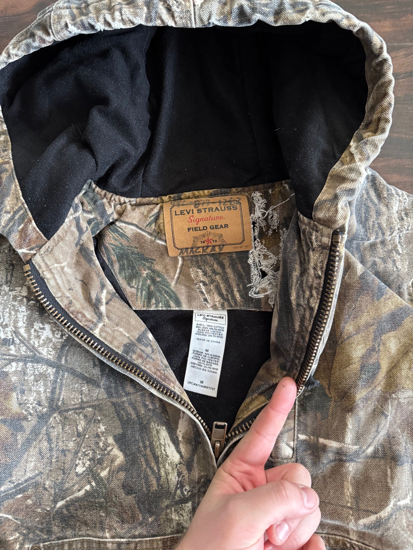 Vintage Levi’s Real Tree Camouflage Hooded Canvas Jacket- M