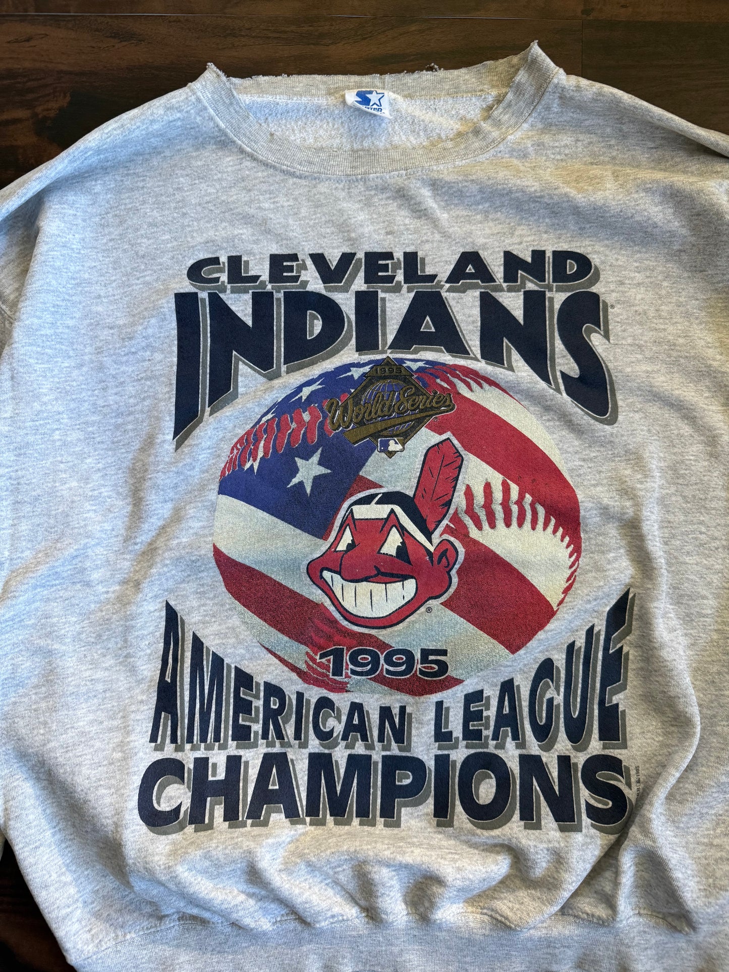 Vintage Starter Cleveland Indians American League Champions Distressed Crewneck Sweatshirt- XL