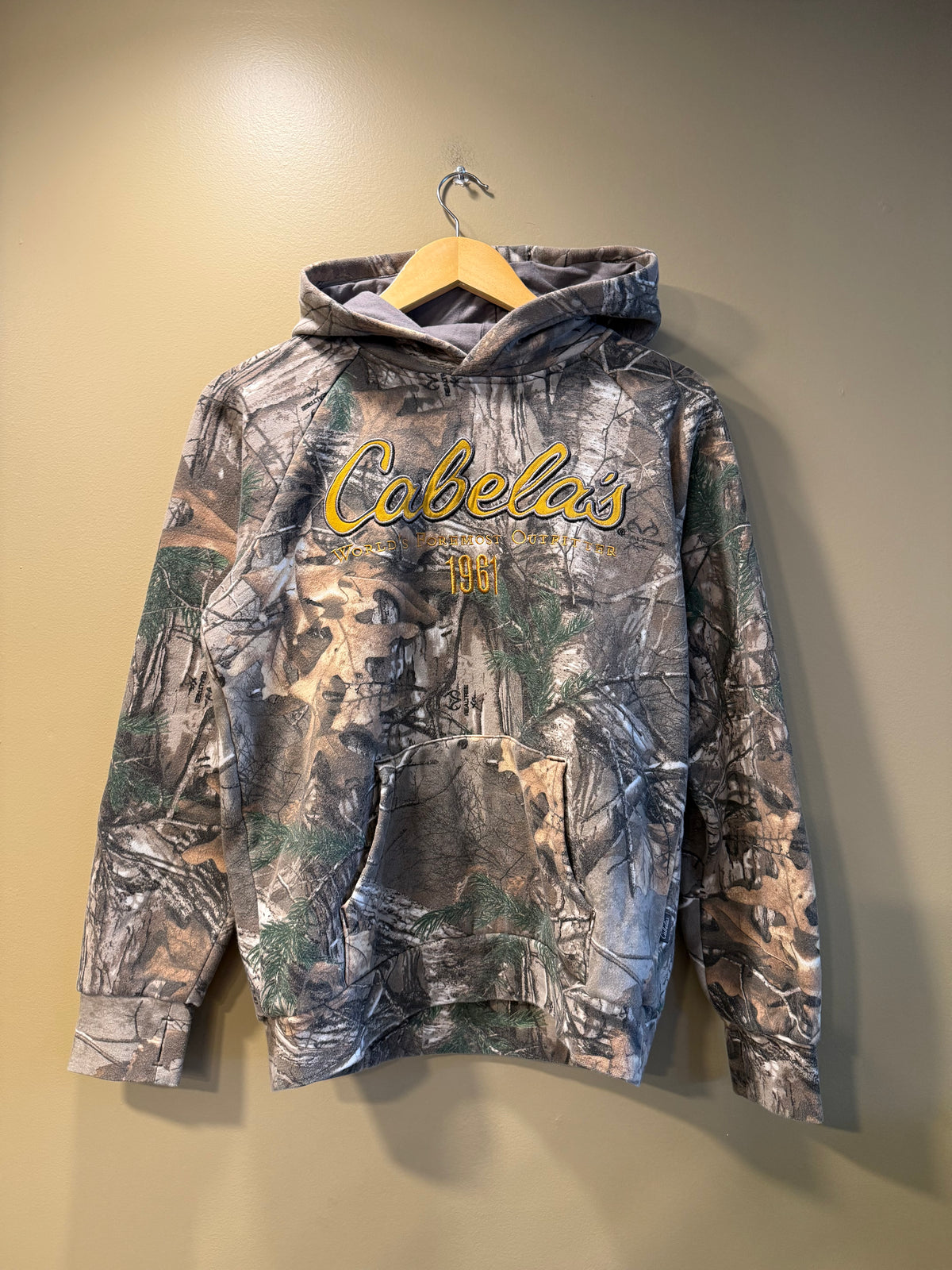 Vintage Cabela’s Yellow Spellout Tree Camo Hoodie Sweatshirt- S/M