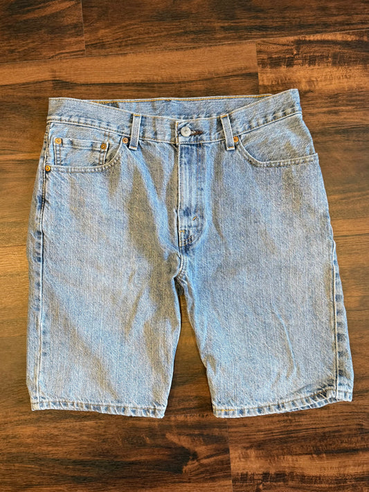 Vintage Levi’s 505 Light Wash Denim Jean Shorts- 32