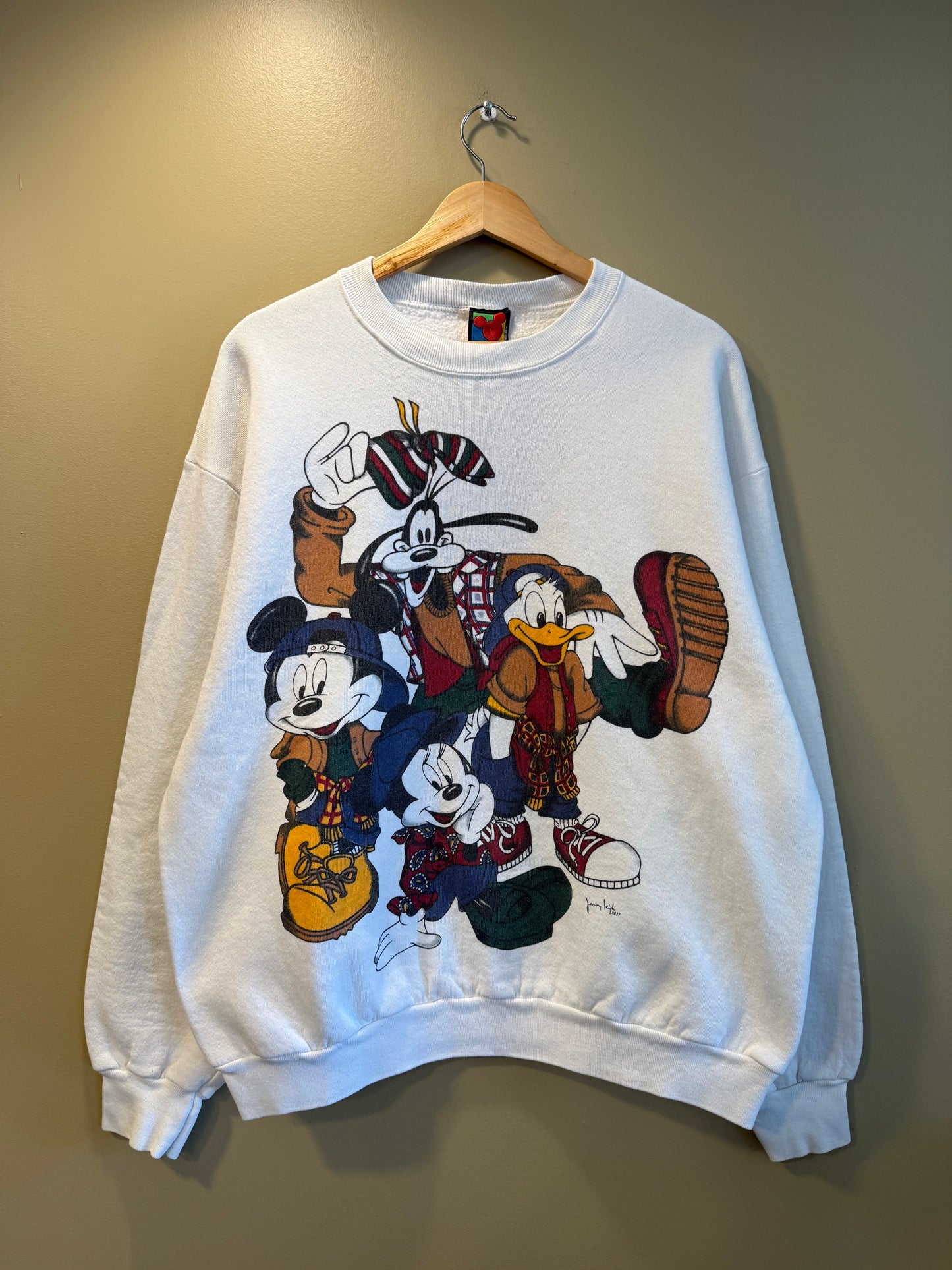 Vintage Disney 90s Streetwear Characters Crewneck Sweatshirt- L