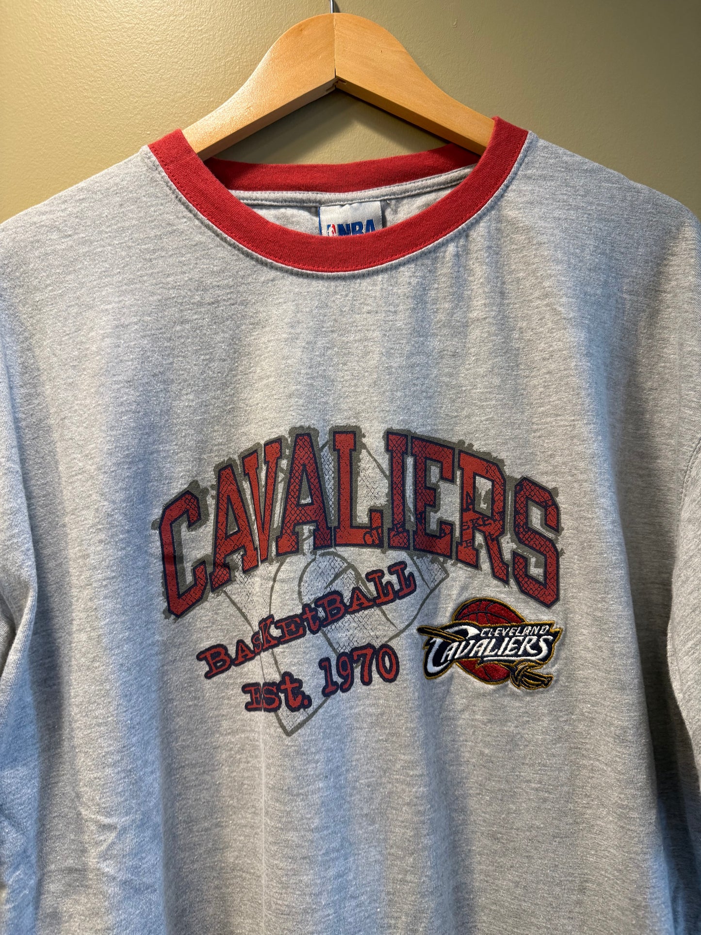 Vintage Y2K Cleveland Cavaliers NBA Gray Ringer T-Shirt- XL