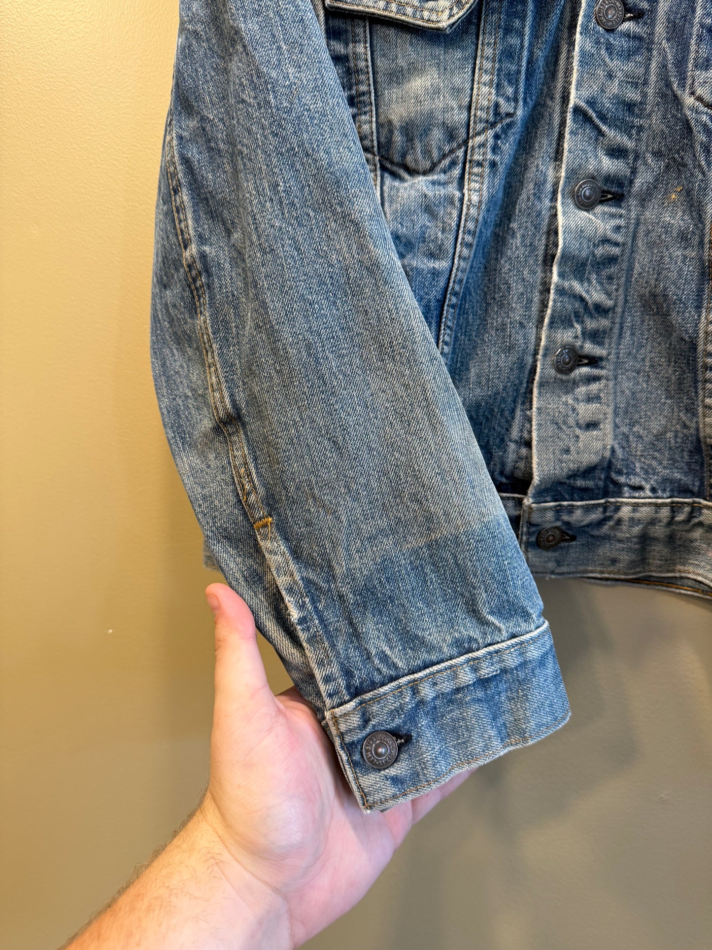 Vintage Levi’s Trucker Style Sun Faded Denim Jacket- S