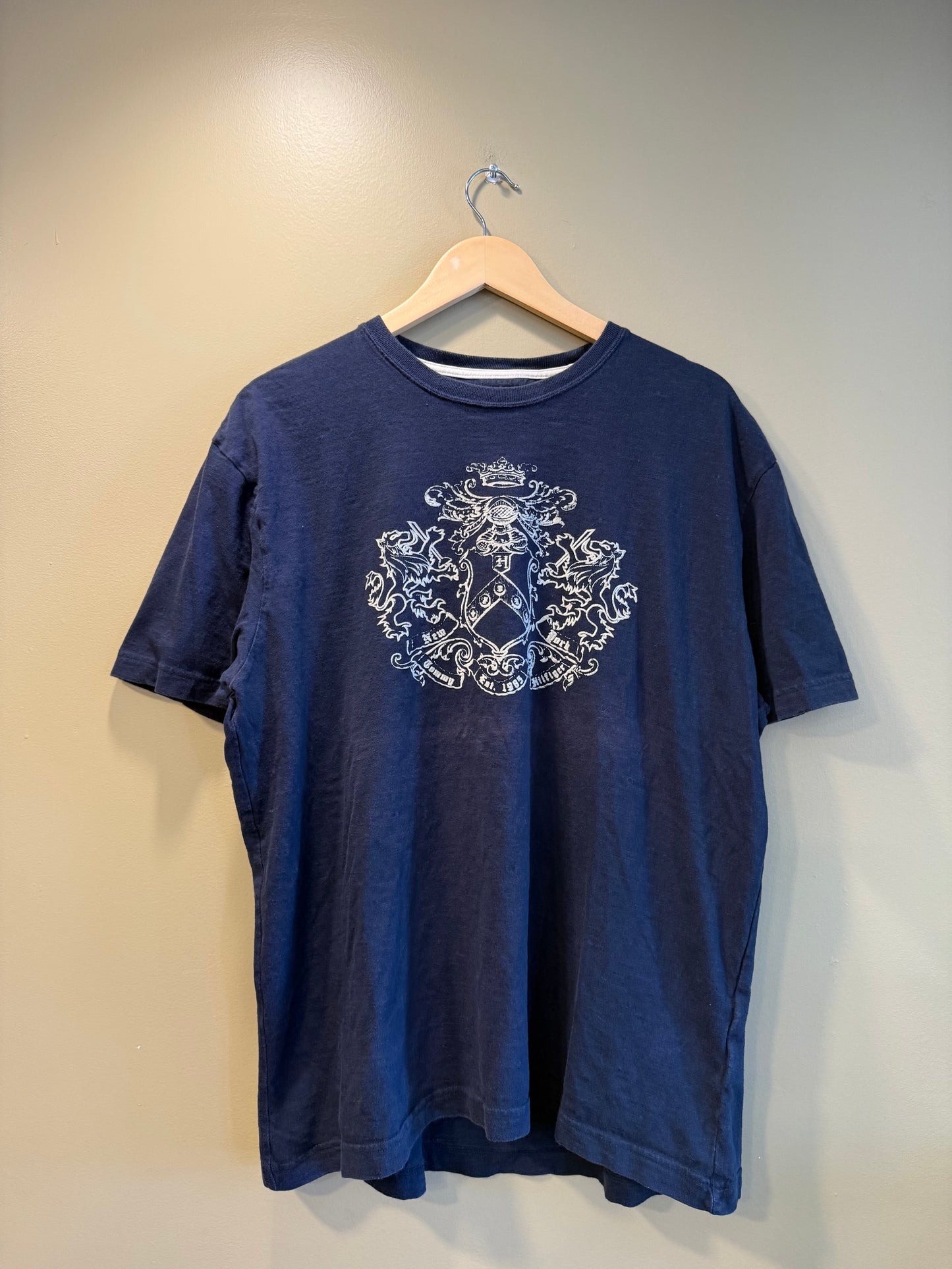 Vintage Y2K Tommy Hilfiger Crest Navy Blue T-Shirt- L