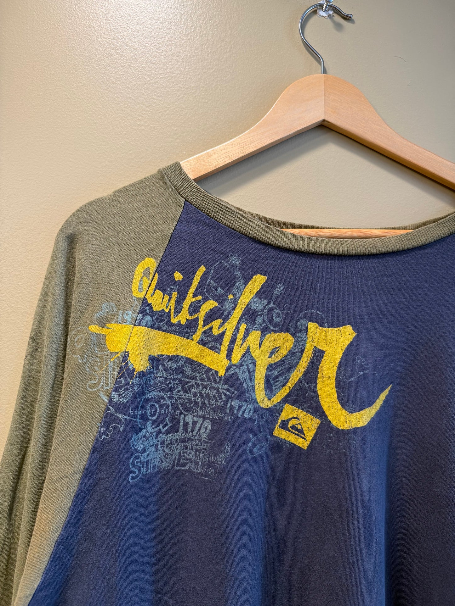 Vintage Quiksilver Surfwear Distressed Longsleeve Green & Blue T-Shirt- XL