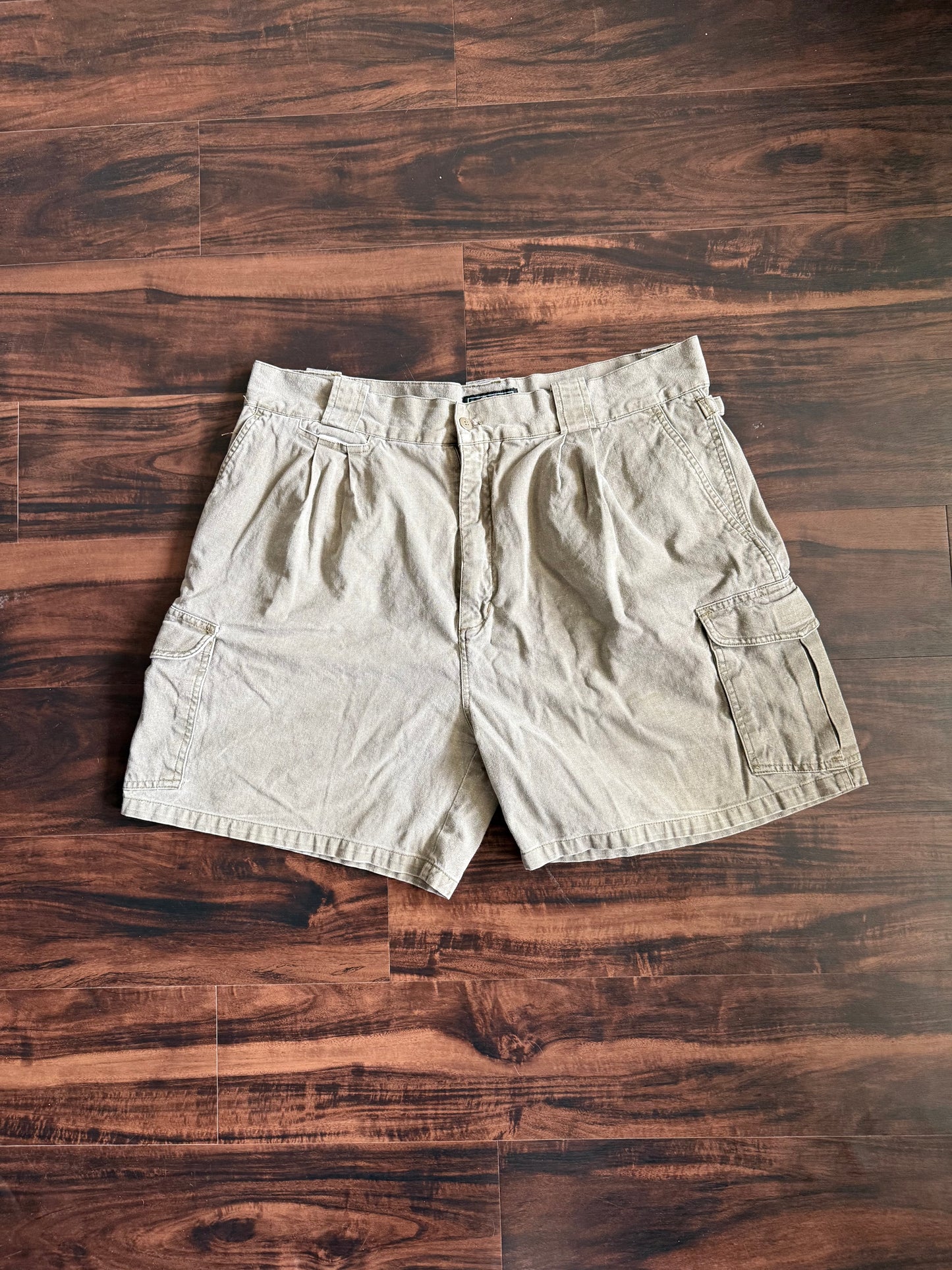 Vintage Misky Mountain Cargo Shorts- 38