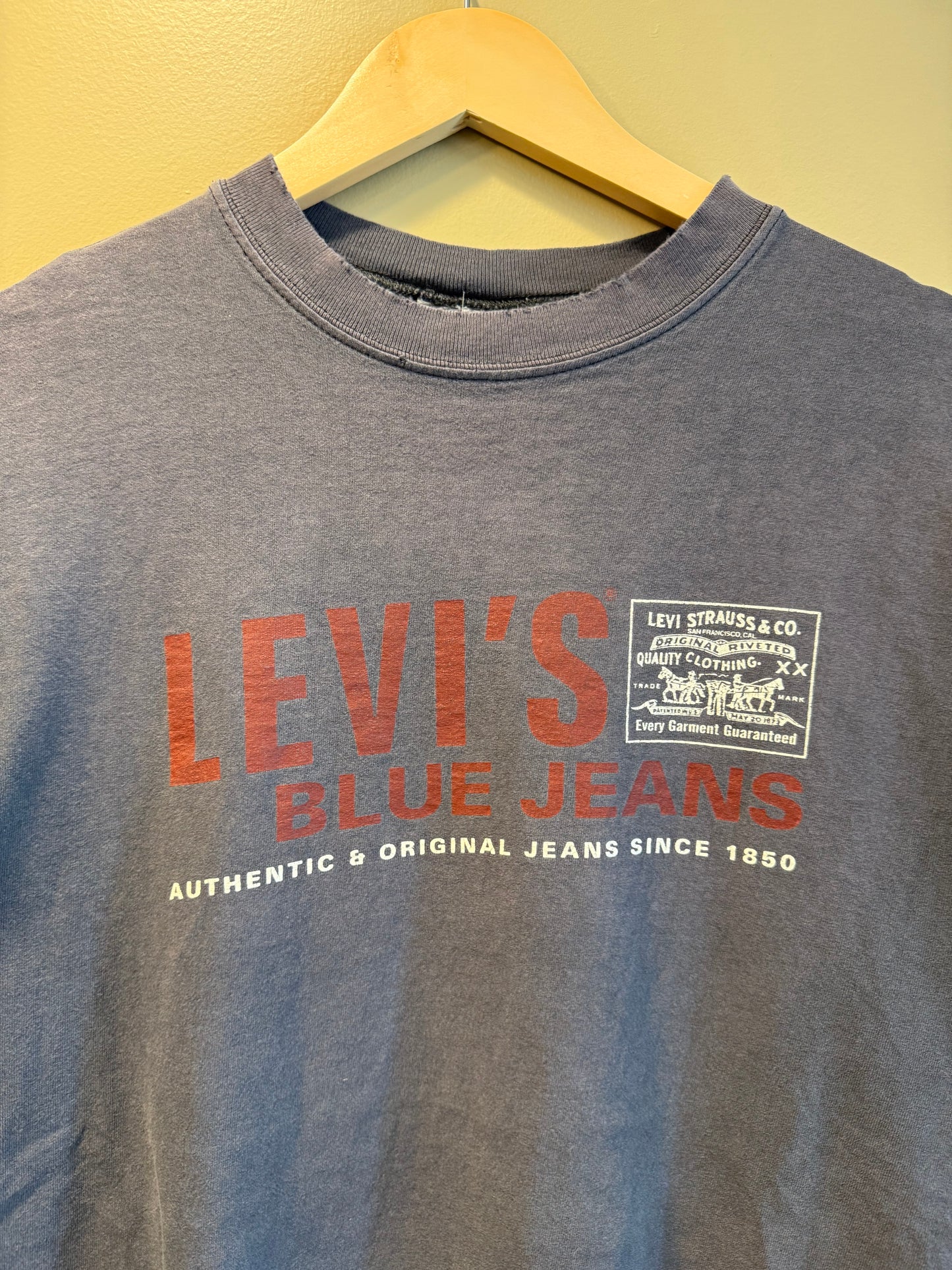 Vintage Levi’s Blue Jeans Faded Black T-Shirt- L