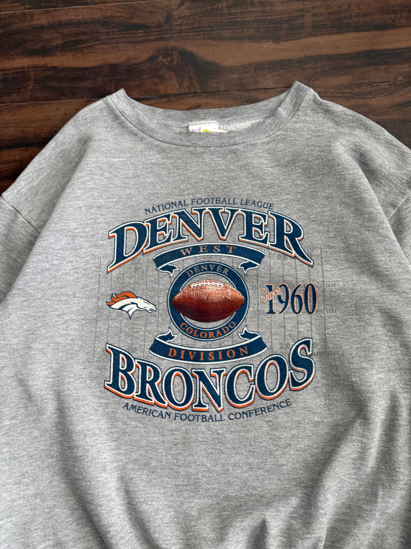 Vintage Denver Broncos NFL Gray Crewneck Sweatshirt- L