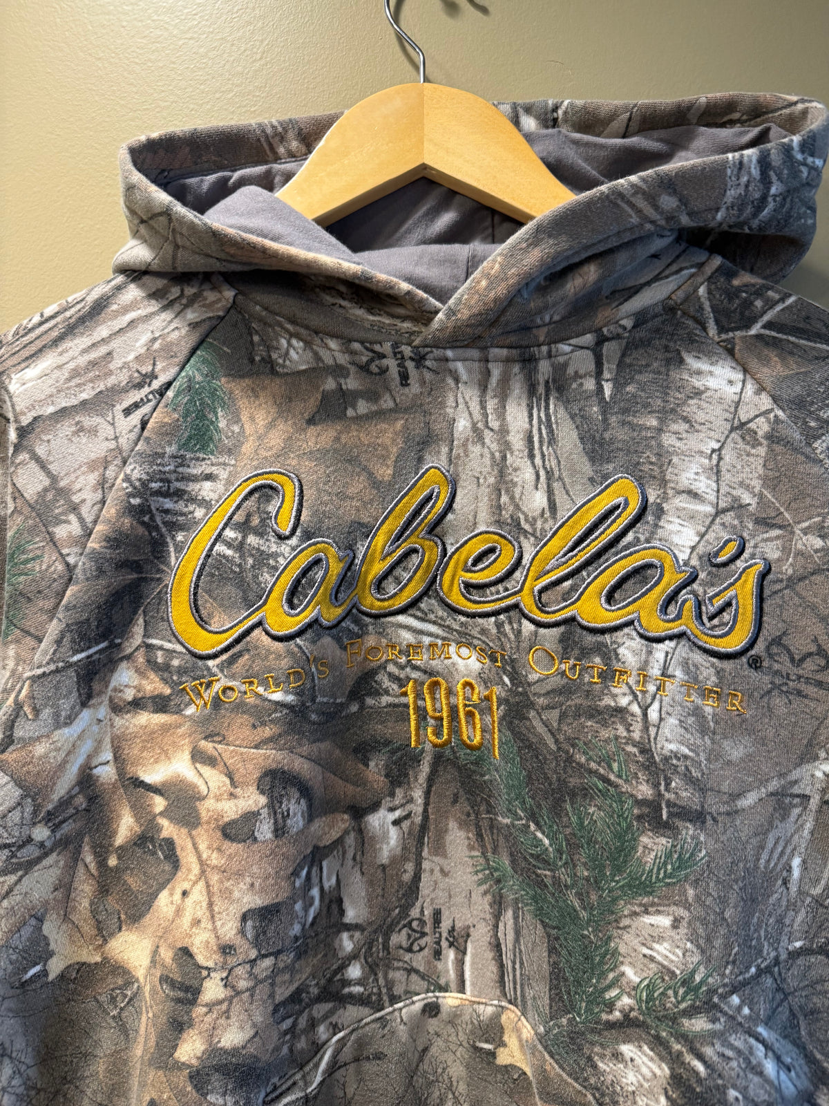 Vintage Cabela’s Yellow Spellout Tree Camo Hoodie Sweatshirt- S/M