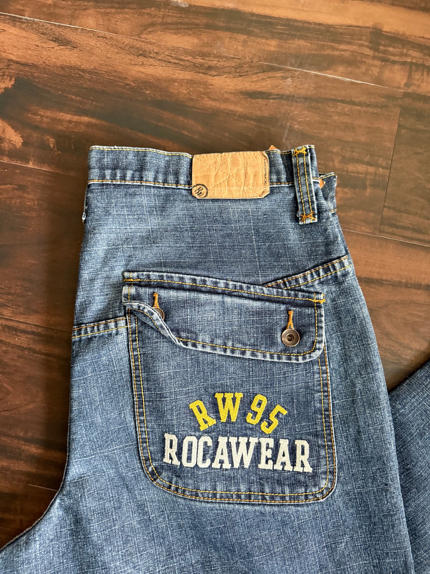 Vintage Y2K Rocawear Spellout Big Pocket Denim Jeans- 36x33