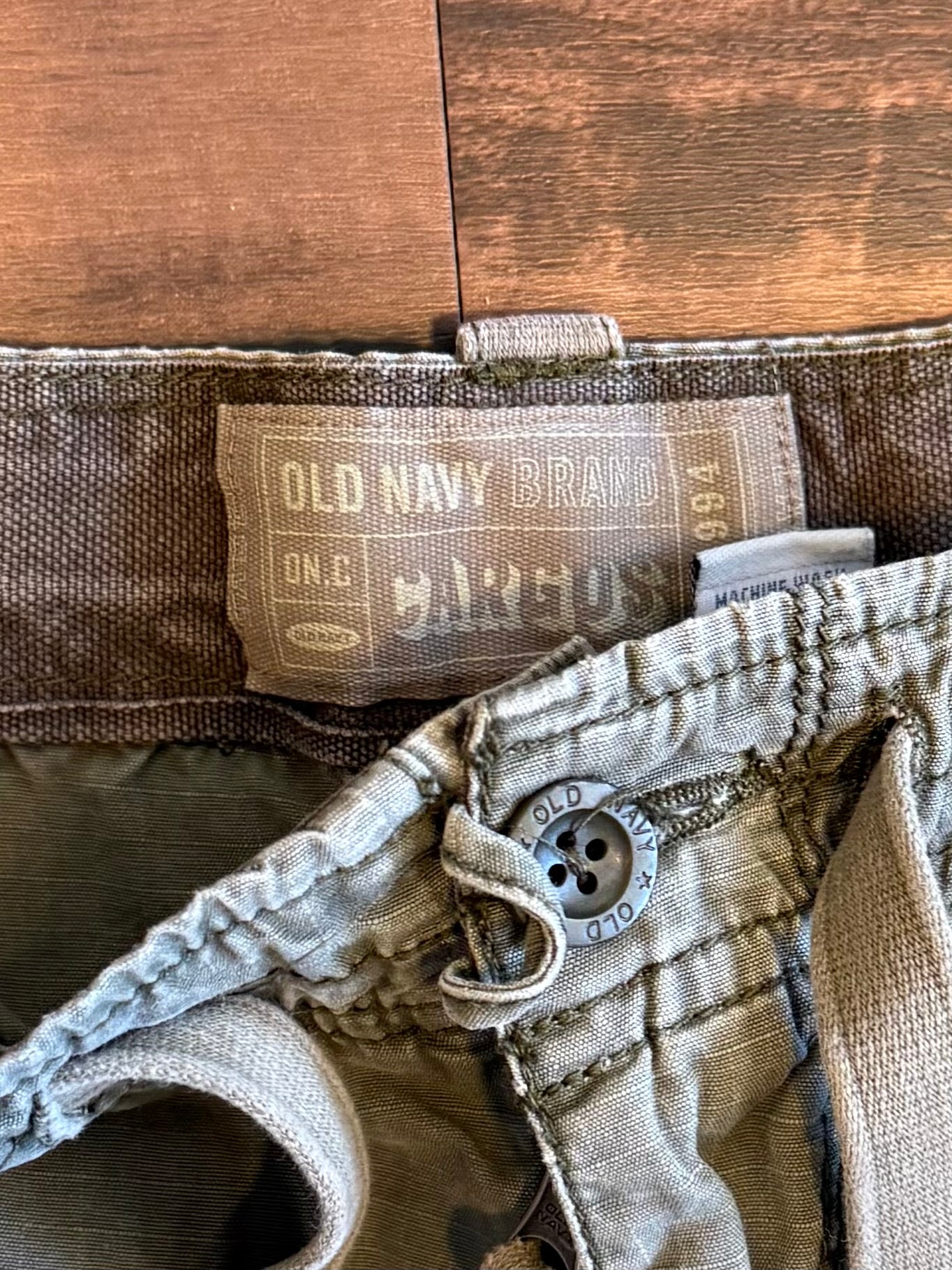 Vintage Old Navy Green Cargo Shorts- 32
