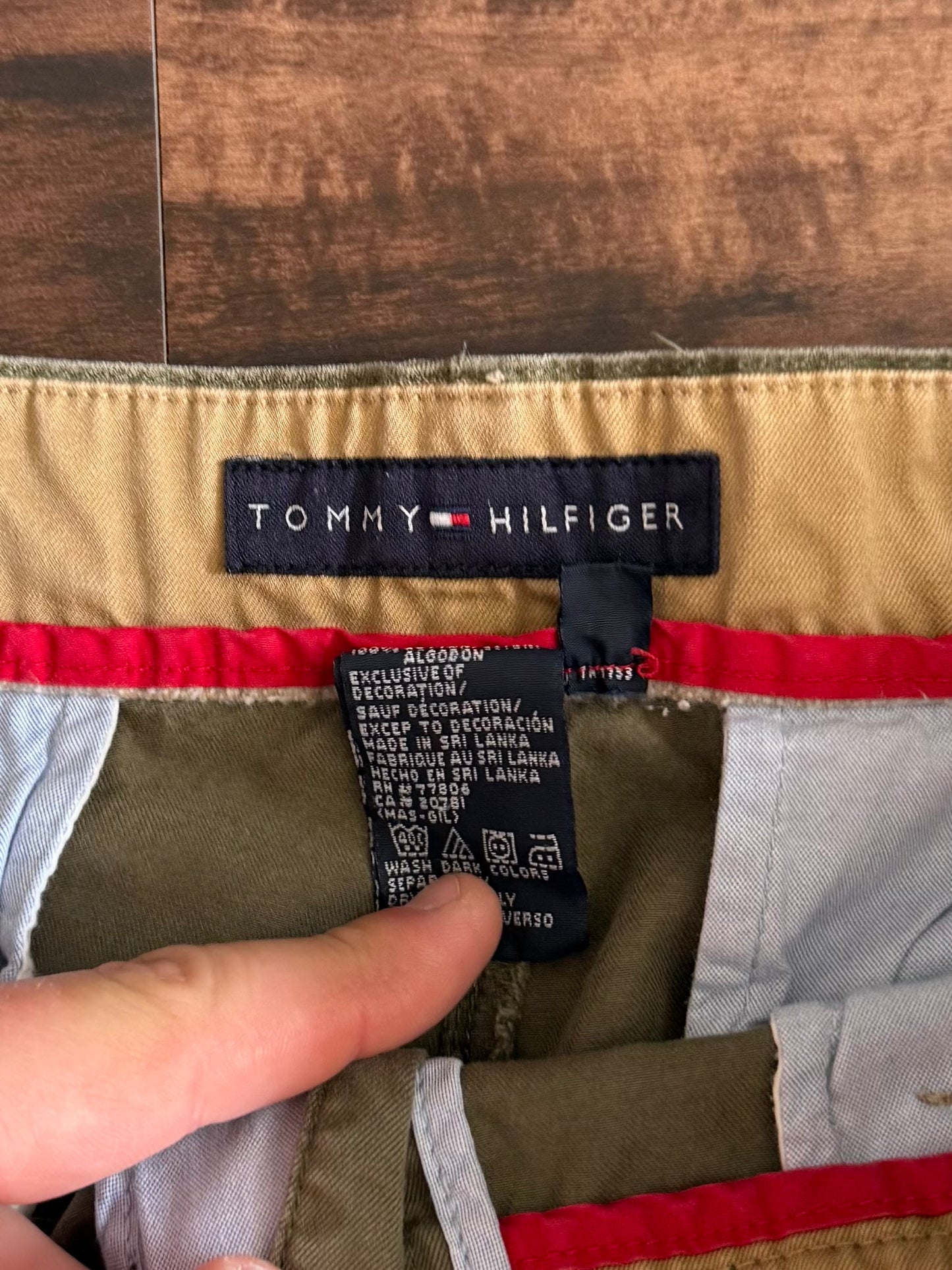Vintage Y2K Tommy Hilfiger Green Baggy Fit Cargo Shorts- 34