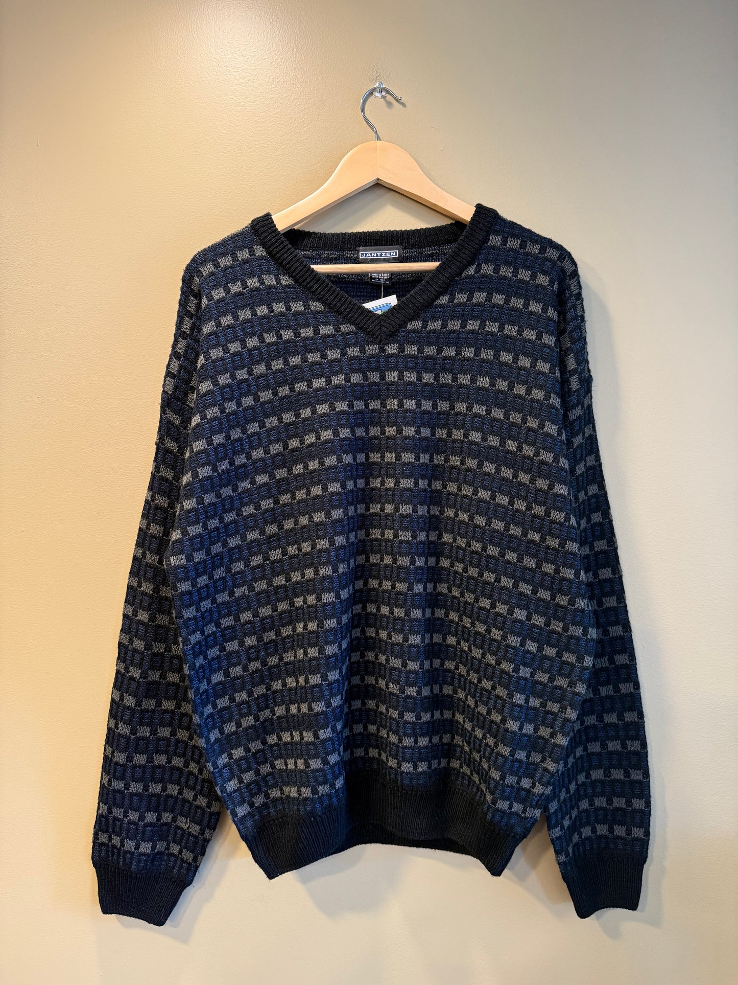 Vintage Jantzen V-Neck Patterned Sweater- L/XL