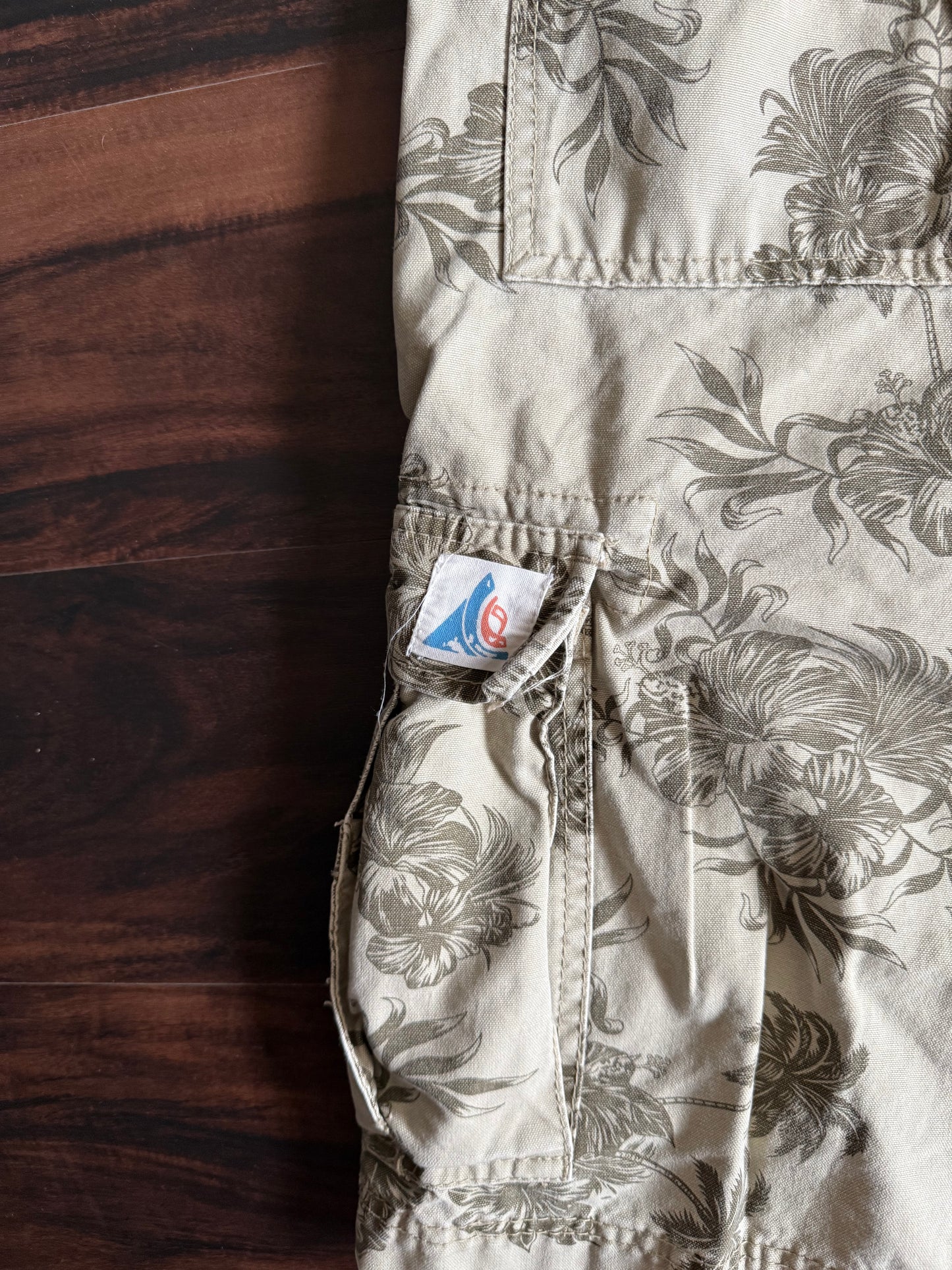 Vintage Wonderwall Hawaiian Floral Tan Baggy Fit Cargo Shorts- 34
