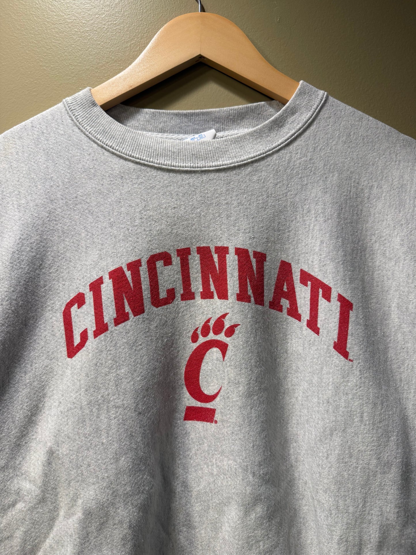 Champion Reverse Weave University of Cincinnati Bearcats Crewneck Sweatshirt- L