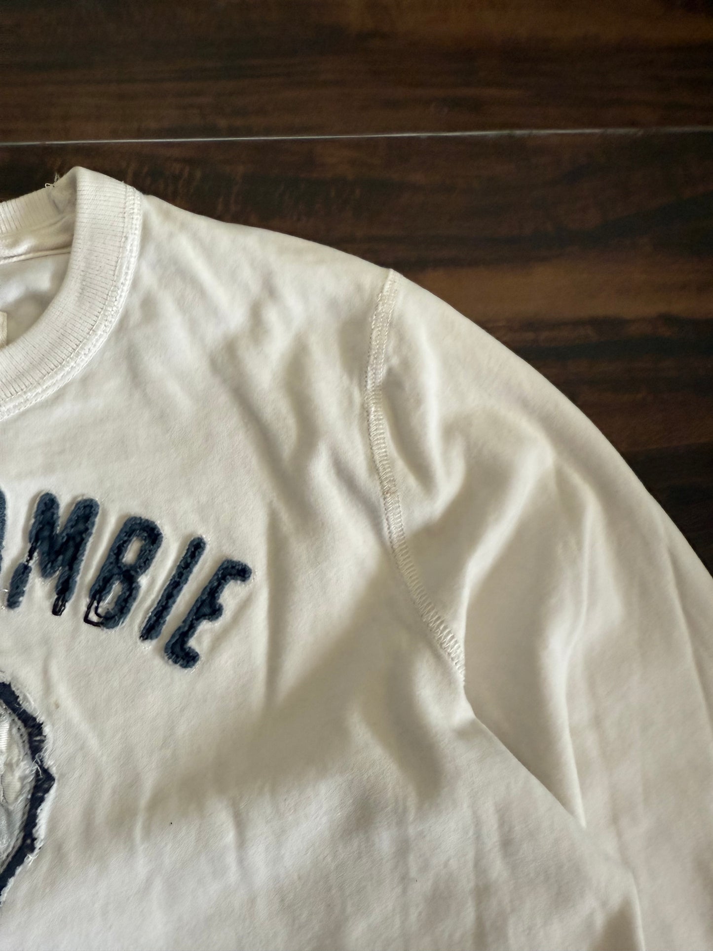 Vintage Y2K Abercrombie & Fitch Spellout Long Sleeve White T-Shirt- S