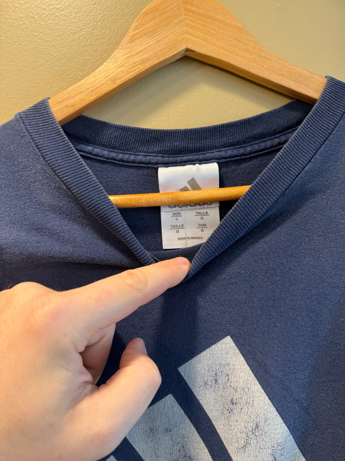 Vintage Adidas Navy Blue T-Shirt- L/XL