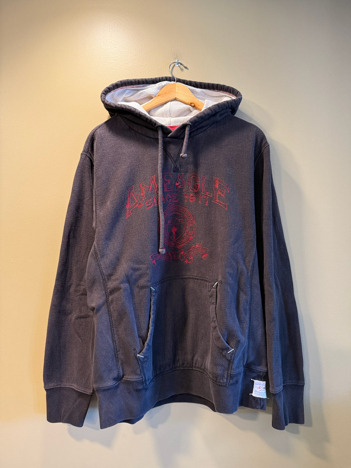 Vintage Y2K American Eagle Black and Red Hoodie Sweatshirt - L