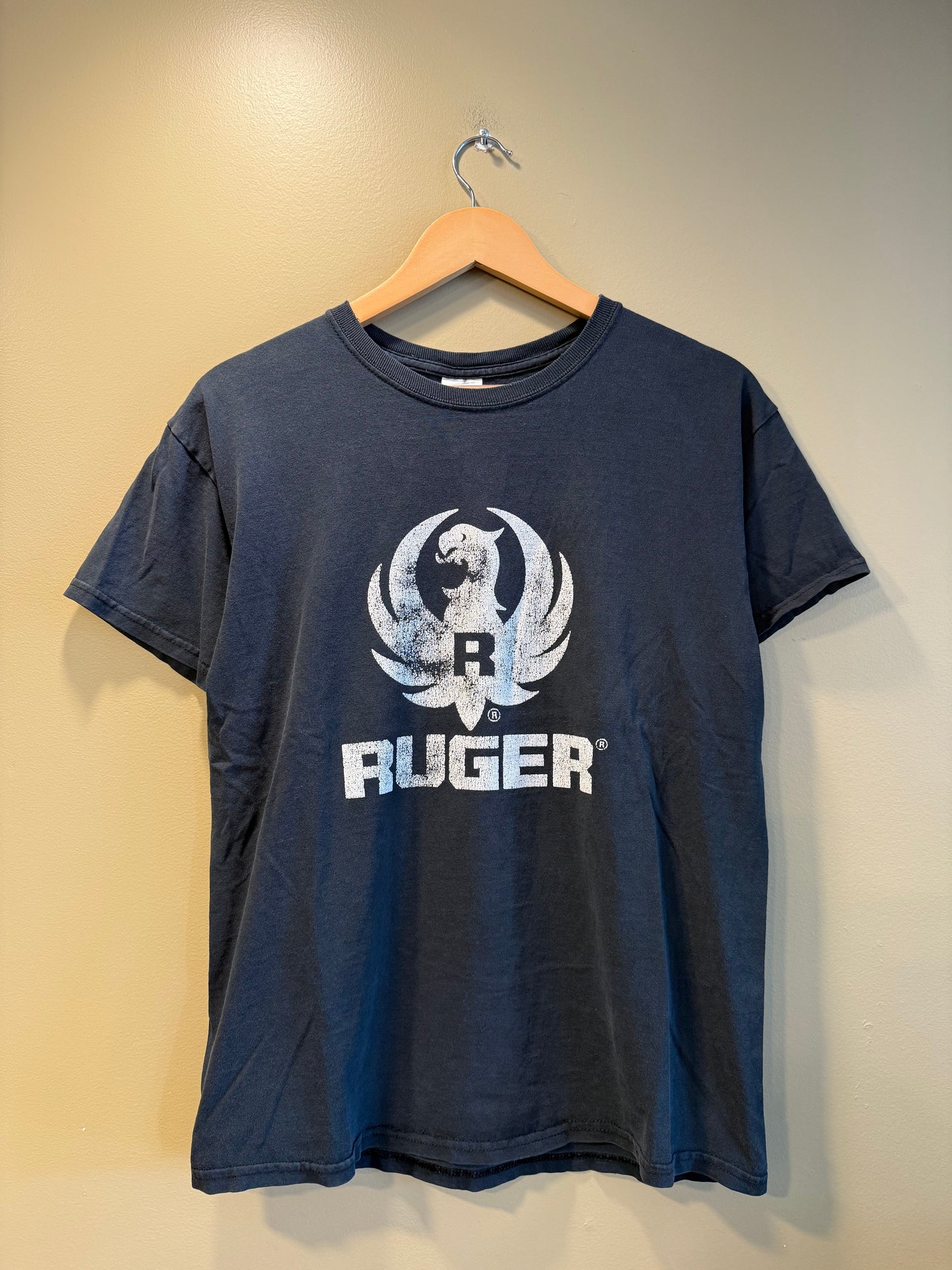Vintage Ruger Gun Black T-Shirt- M