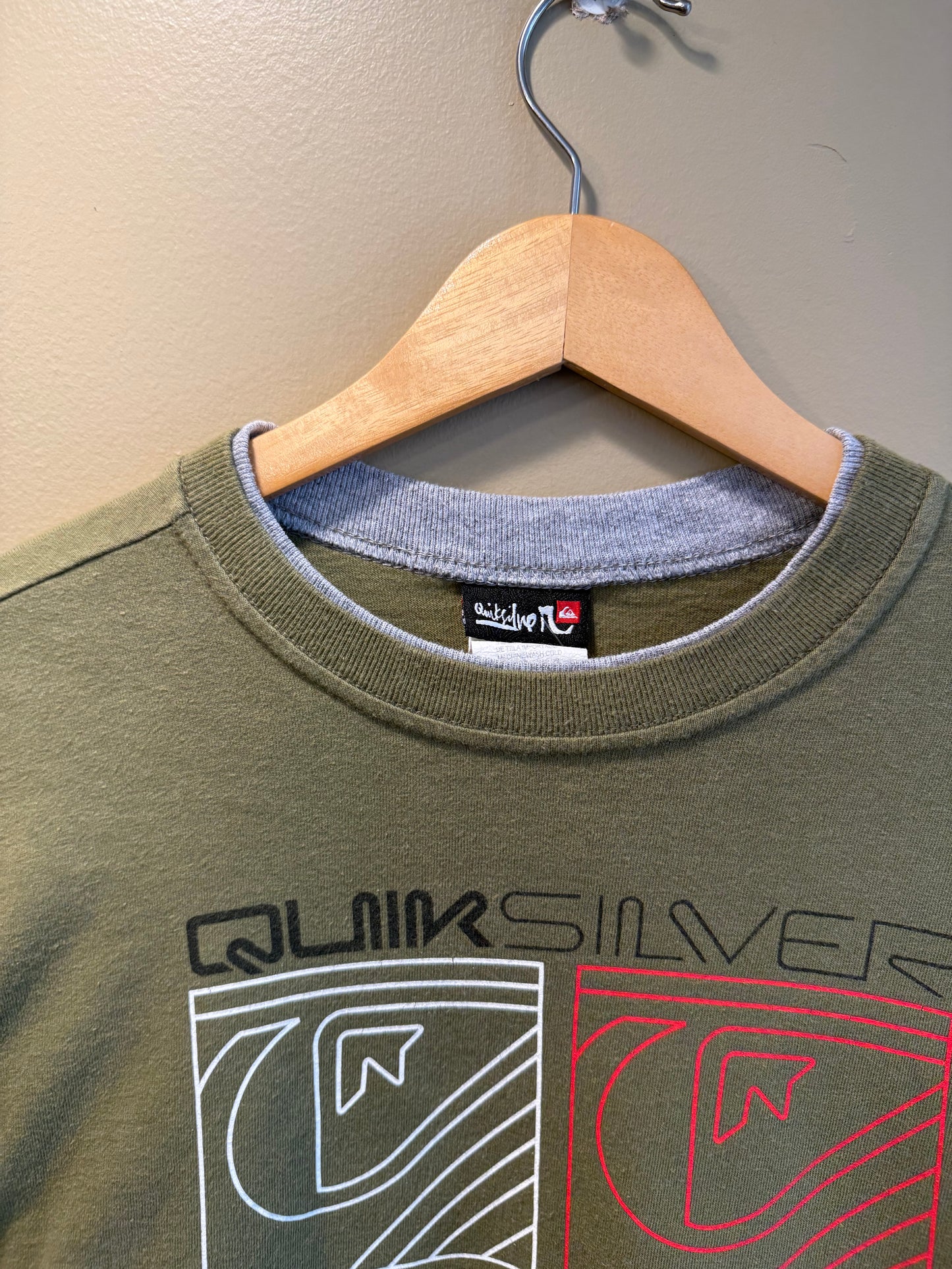 Vintage Quiksilver Surfwear Green Long Sleeve T-Shirt- S/M