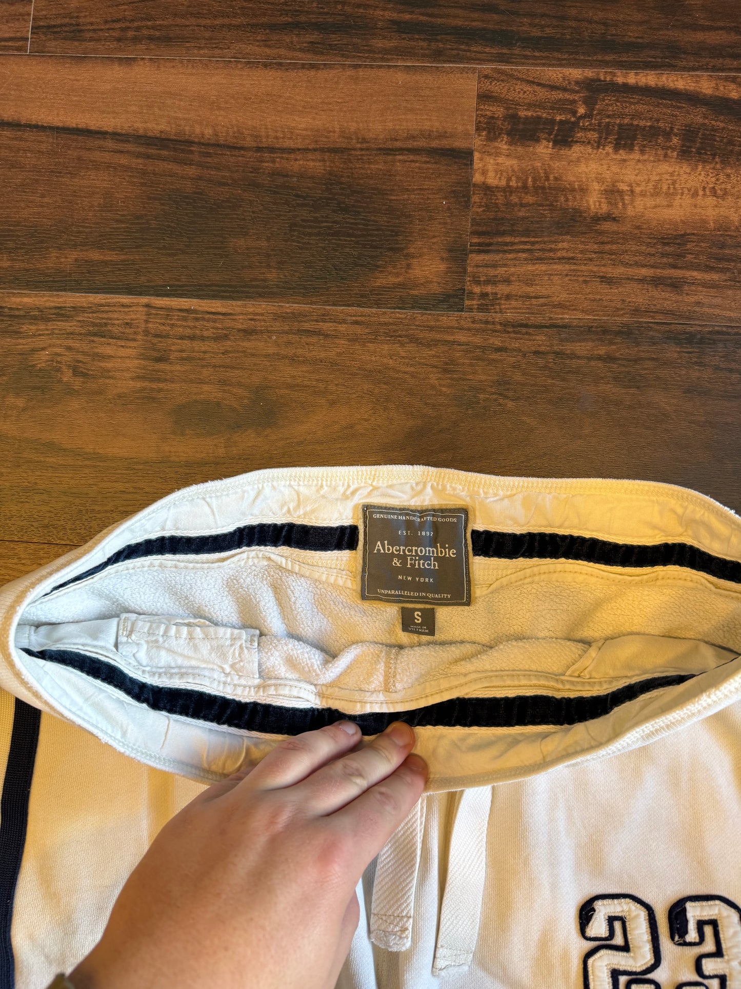 Vintage Abercrombie & Fitch White Drawstring Cotton Shorts- 36