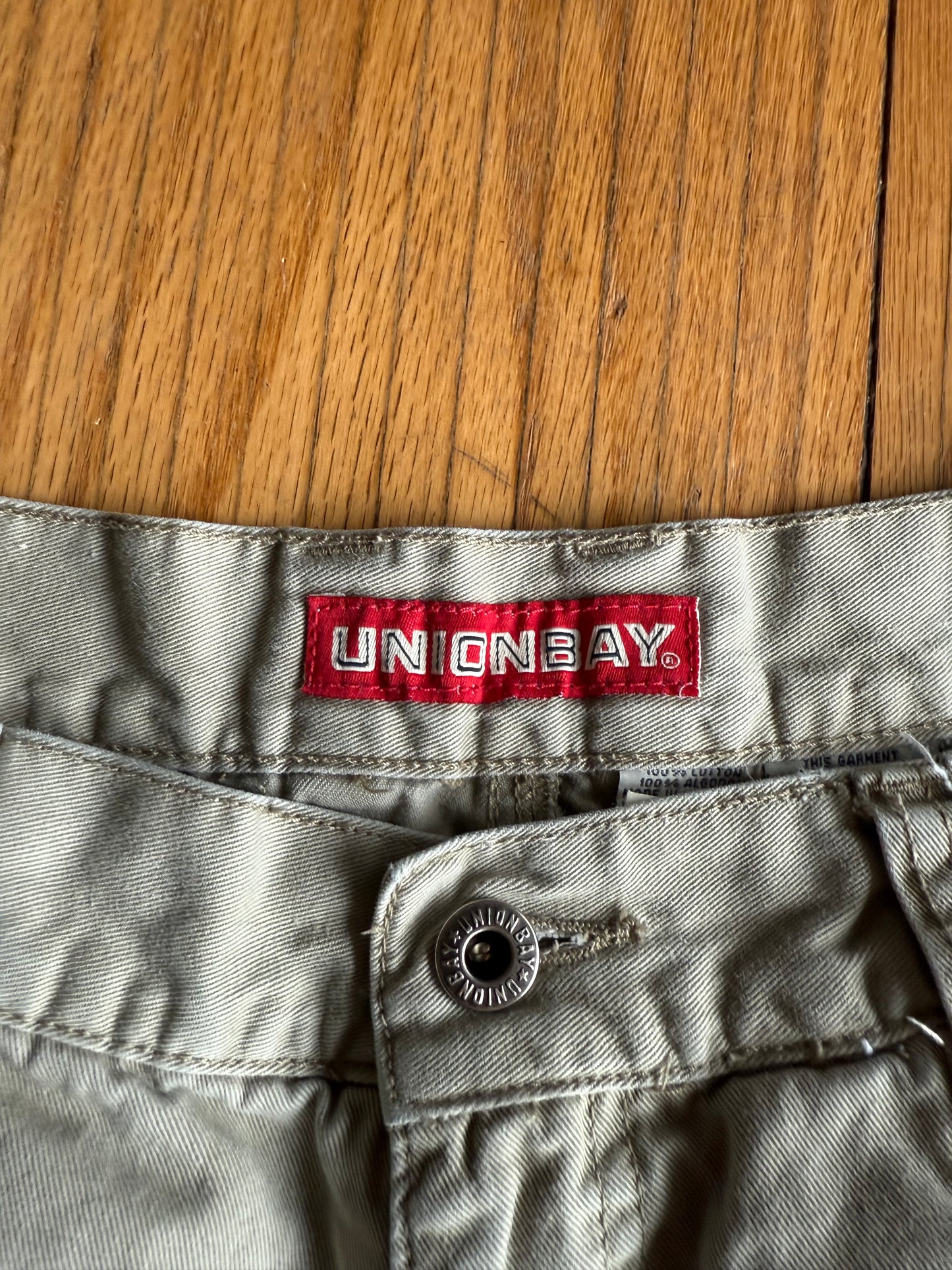 Vintage Y2K Union Bay Tan Cargo Surfer Shorts- 31