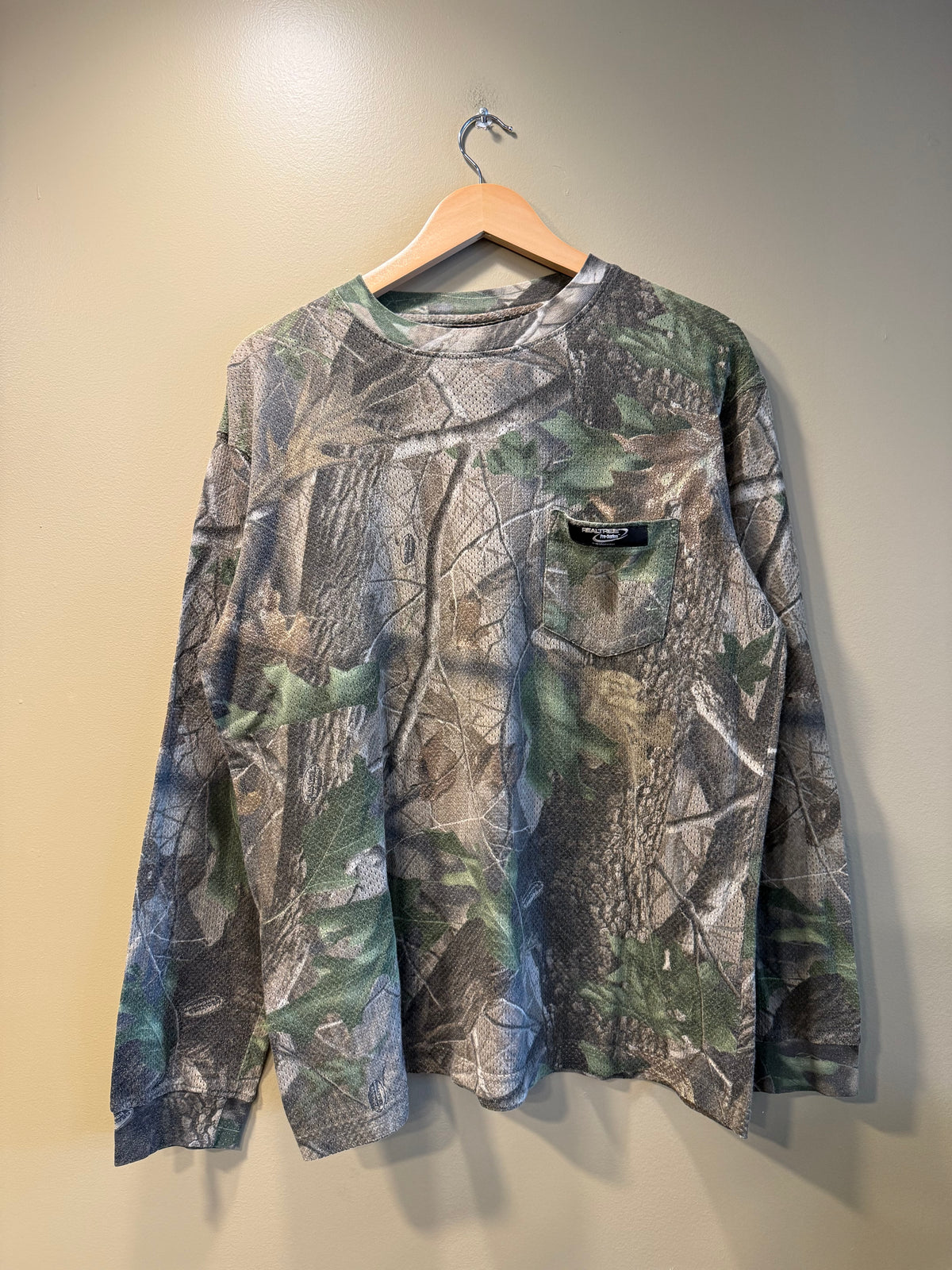 Vintage RealTree Pro Series Jersey Camo Long-Sleeve Pocket T-Shirt- L