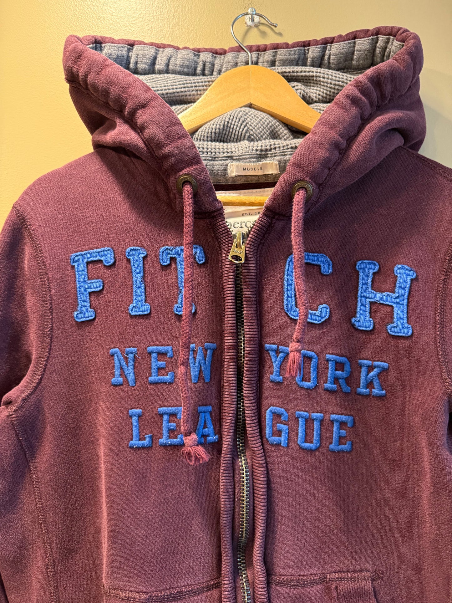 Vintage Abercrombie & Fitch Maroon Zip-Up Hoodie Sweatshirt- M