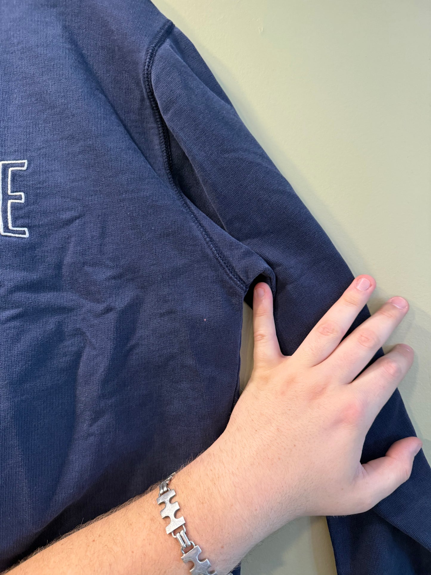 Vintage Y2K Abercrombie & Fitch Navy Blue Crewneck Sweatshirt- L