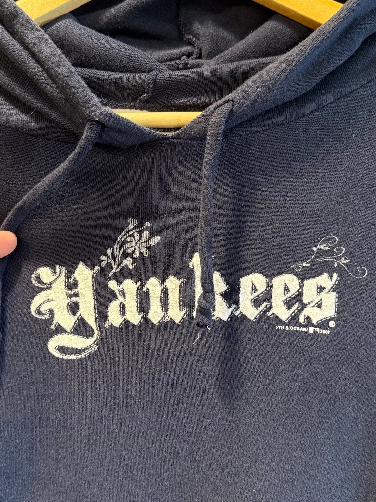 Vintage New York Yankees Navy Blue Women’s Hoodie Sweatshirt- L