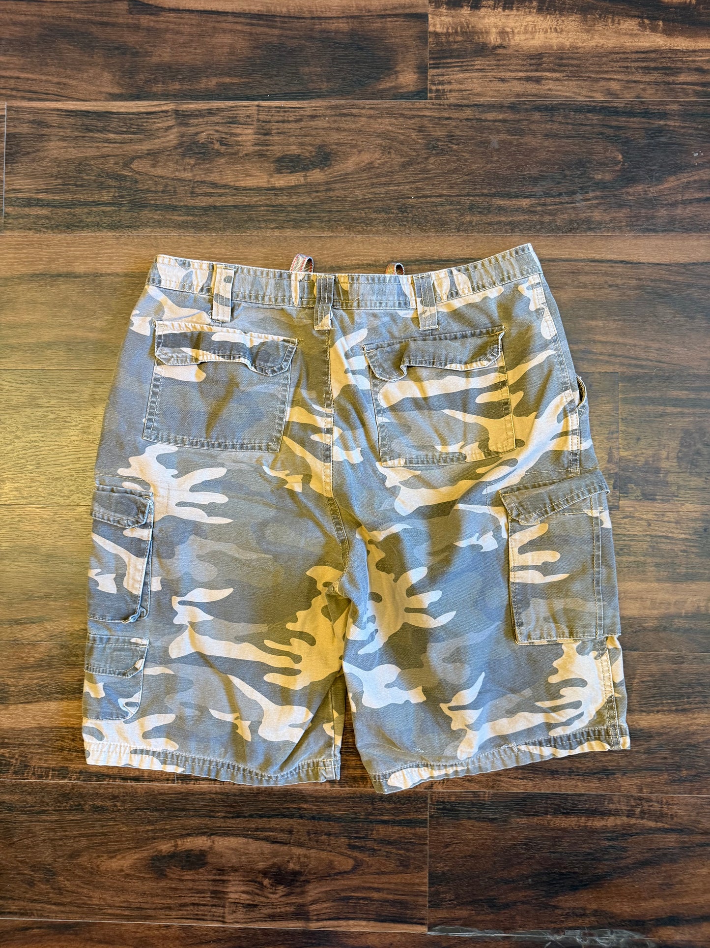 Vintage Rugged Wear Camouflage Cargo Shorts- 34