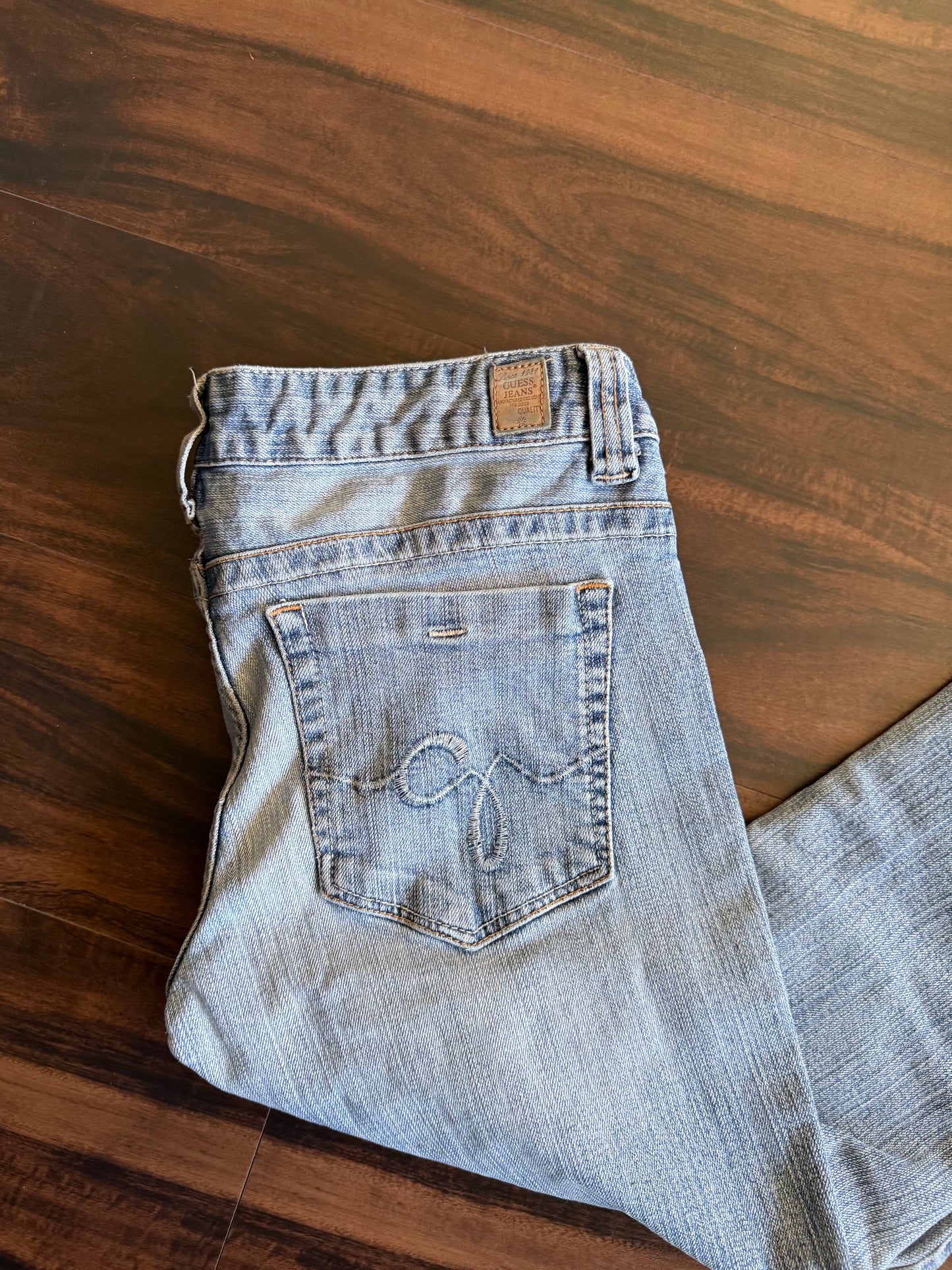 Vintage Y2K Guess Light Wash Flare Denim Jeans- 31x33