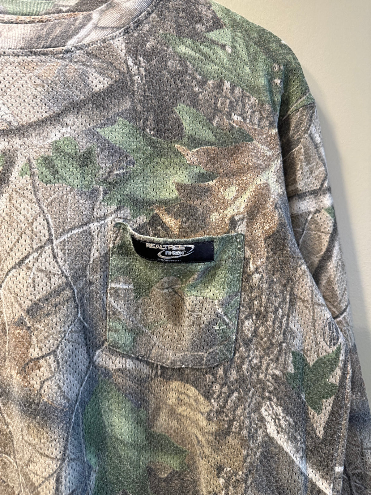Vintage RealTree Pro Series Jersey Camo Long-Sleeve Pocket T-Shirt- L