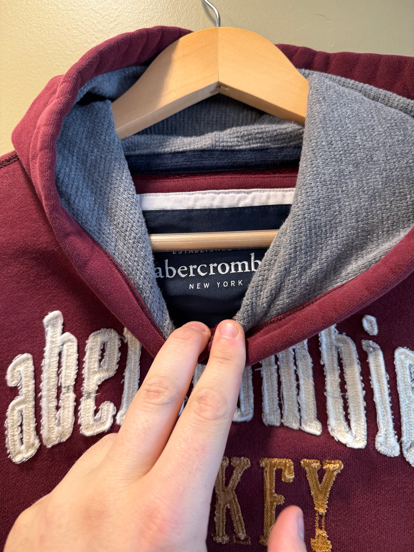 Vintage Y2K Abercrombie & Fitch Hockey Maroon Hoodie Sweatshirt- S