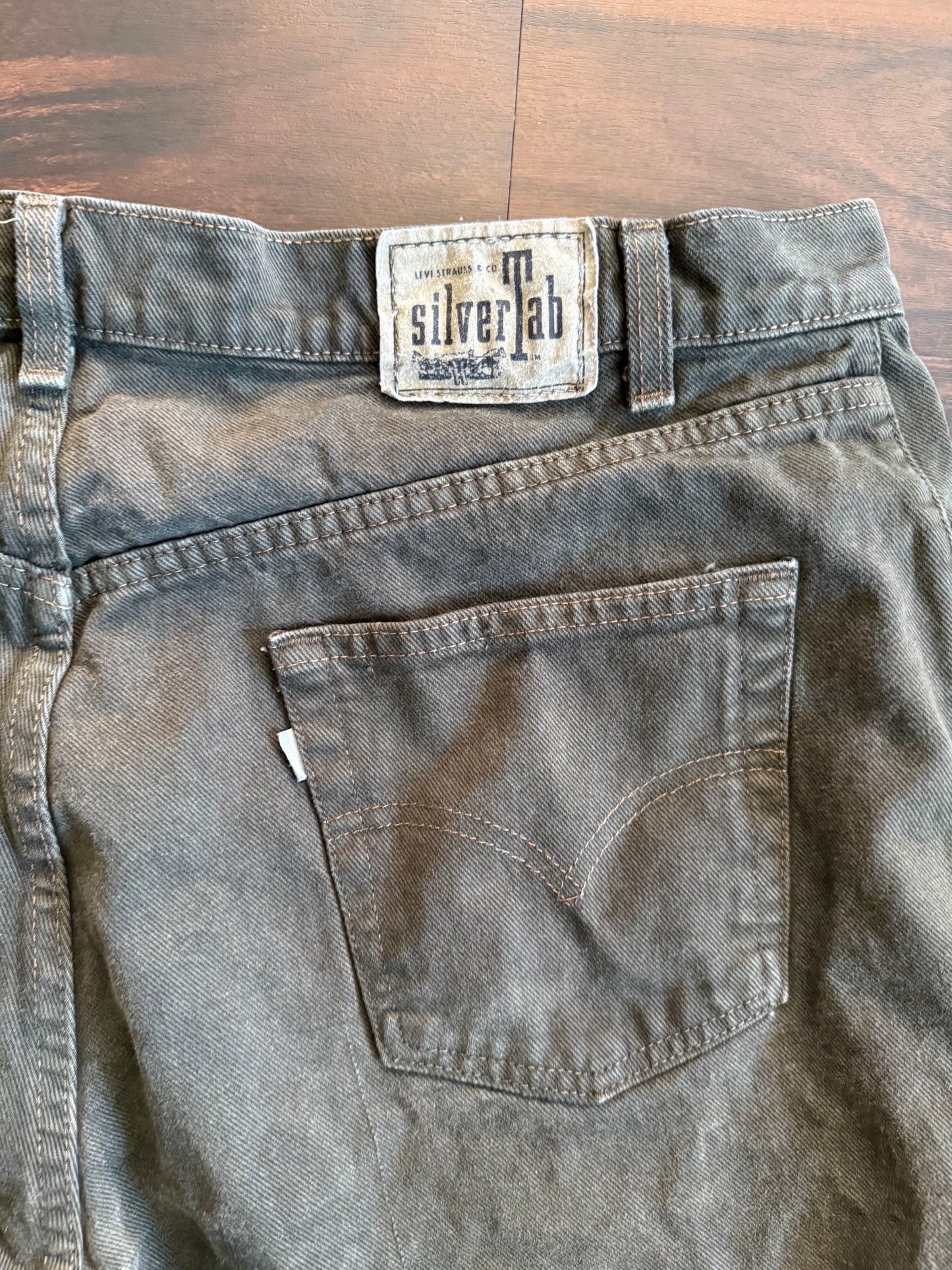 Vintage Levi’s Silvertab Forrest Green Denim Jean Shorts- 38