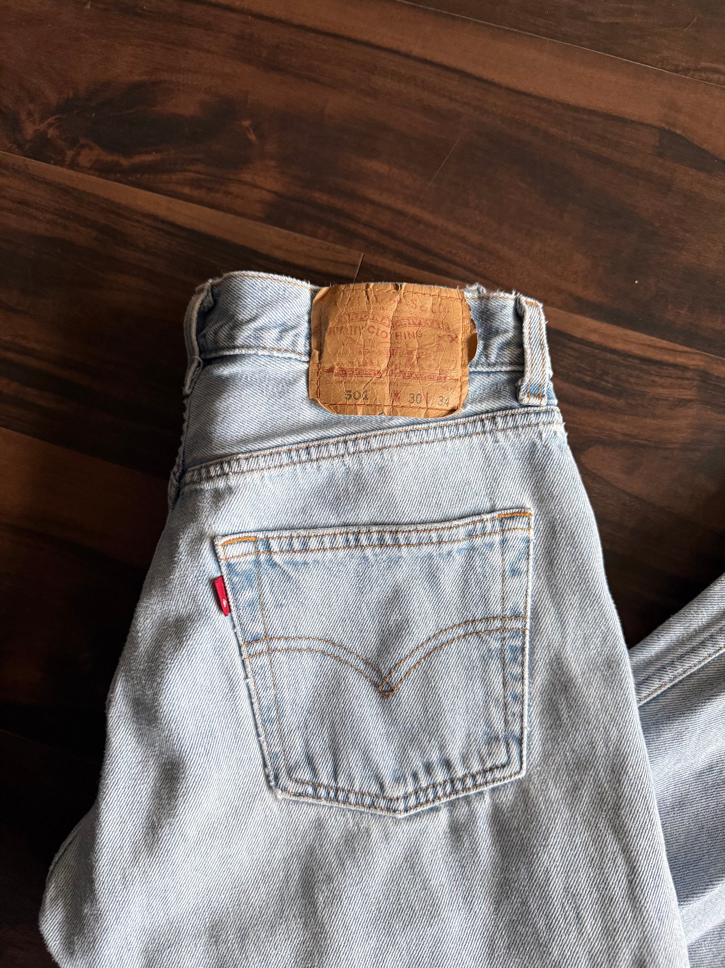 Vintage Levi’s 501 Light Wash Denim Jeans- 28x34