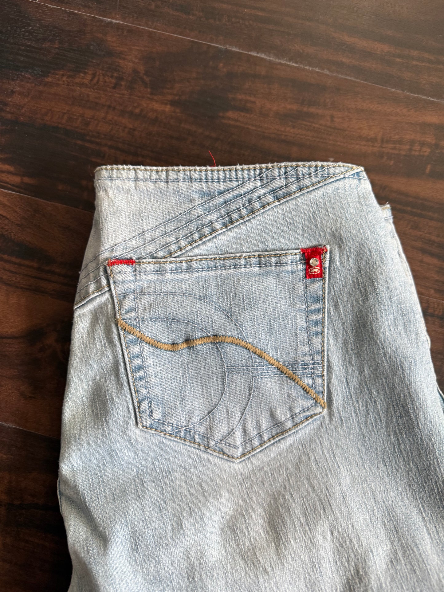 Vintage Ecko Red Women’s Low Rise Light Wash Jeans- 30x25