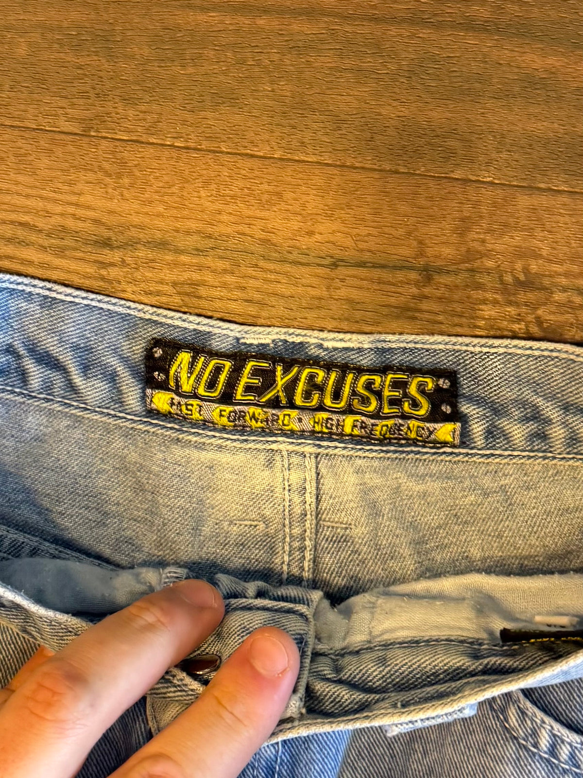 Vintage No Excuses Light Wash Riveted Denim Jean Shorts- 28