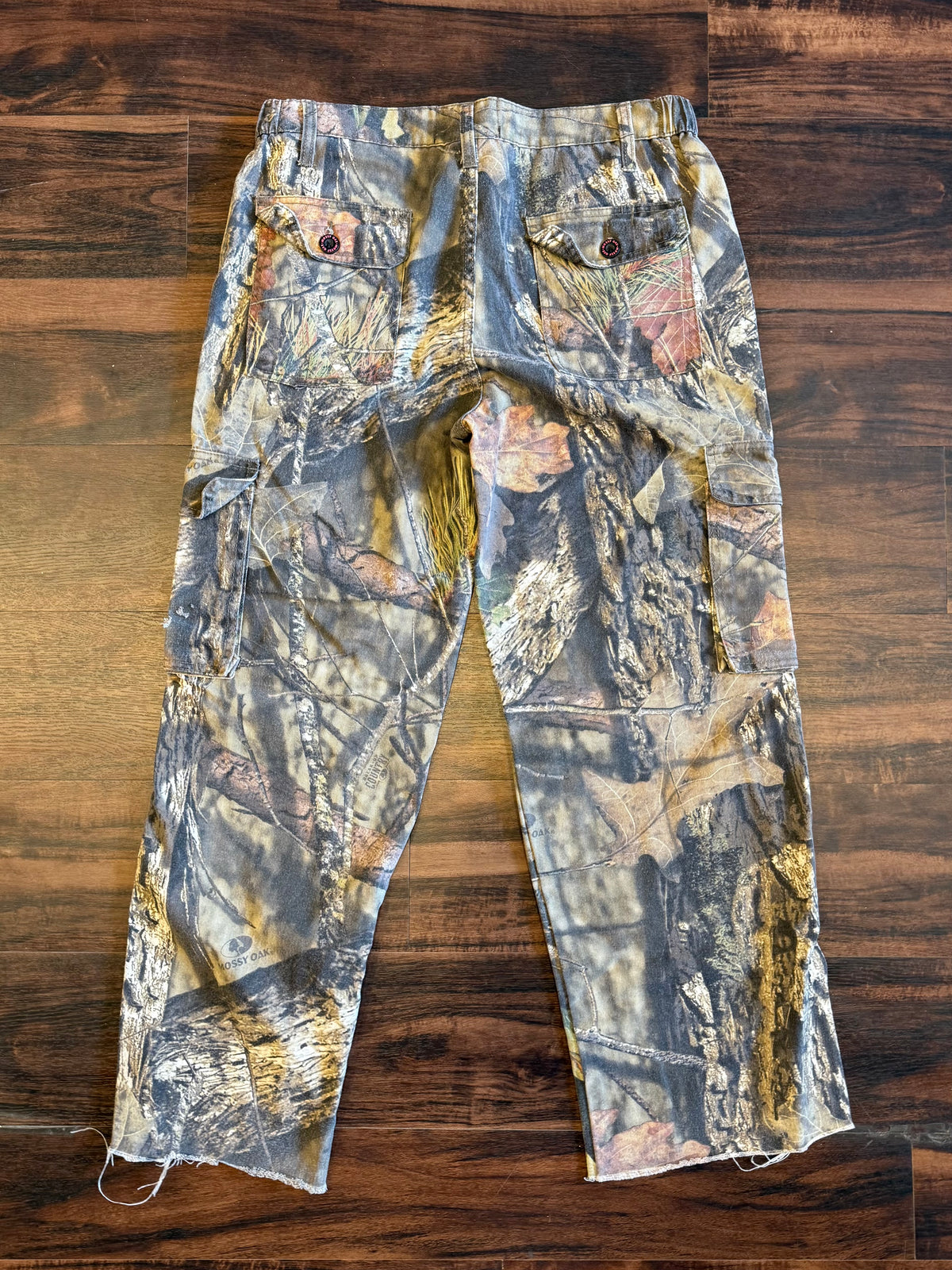 Vintage Women’s Mossy Oak Pink Accent Camo Cargo Pants- 32x28