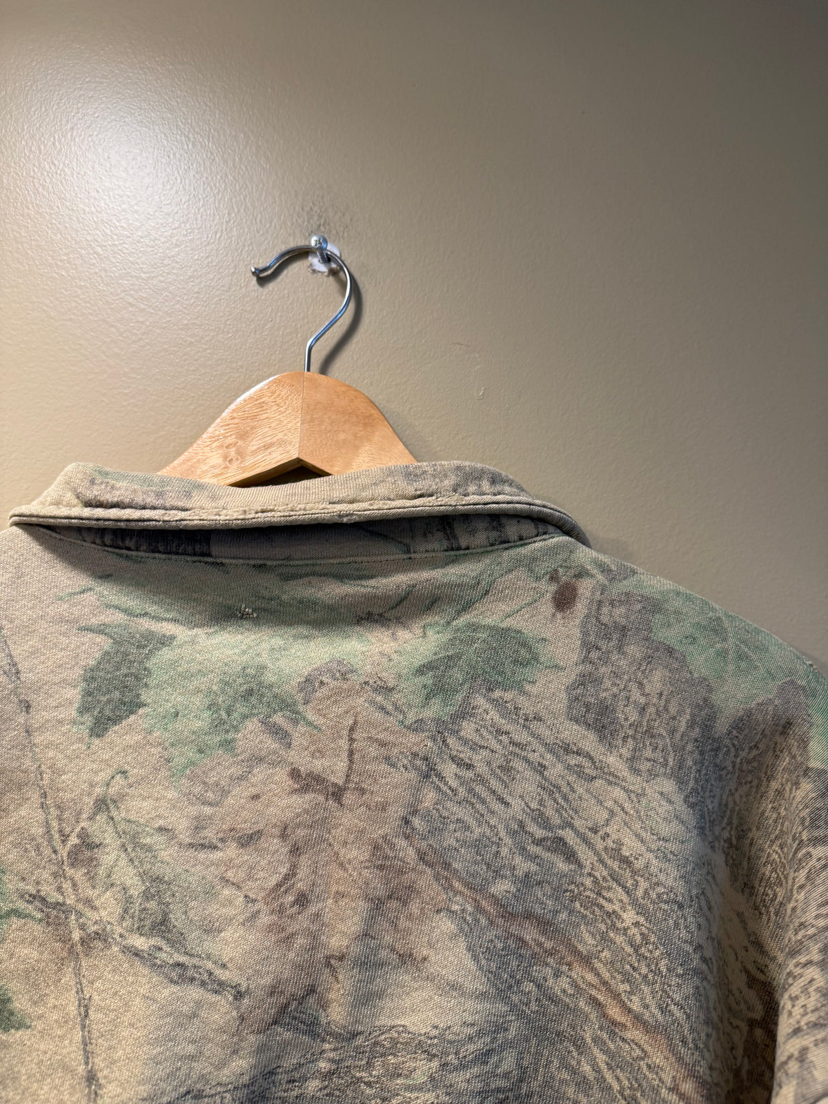 Vintage Faded Distressed Jerzees Outdoors RealTree Camo Quarter-Zip Sweatshirt- L