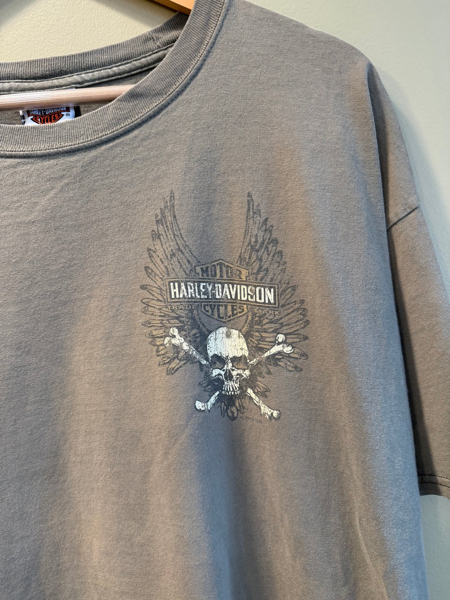 Vintage Y2K Harley Davidson Olive Green Skull & Crossbones T-Shirt- XL