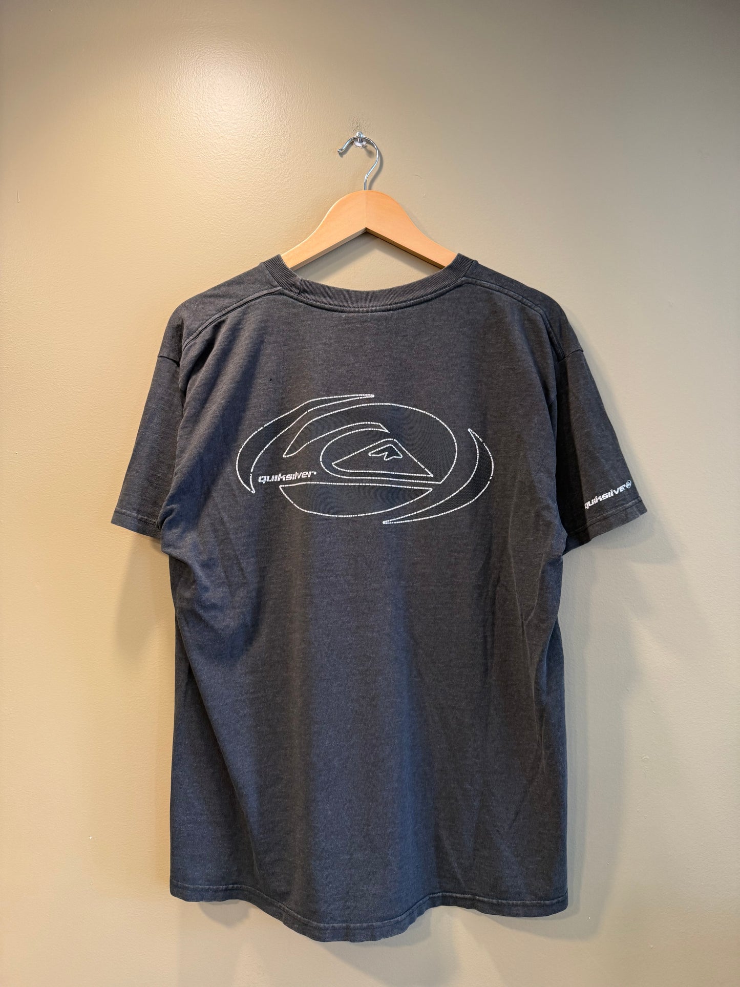 Vintage Quiksilver Surfwear Dark Gray T-Shirt- L