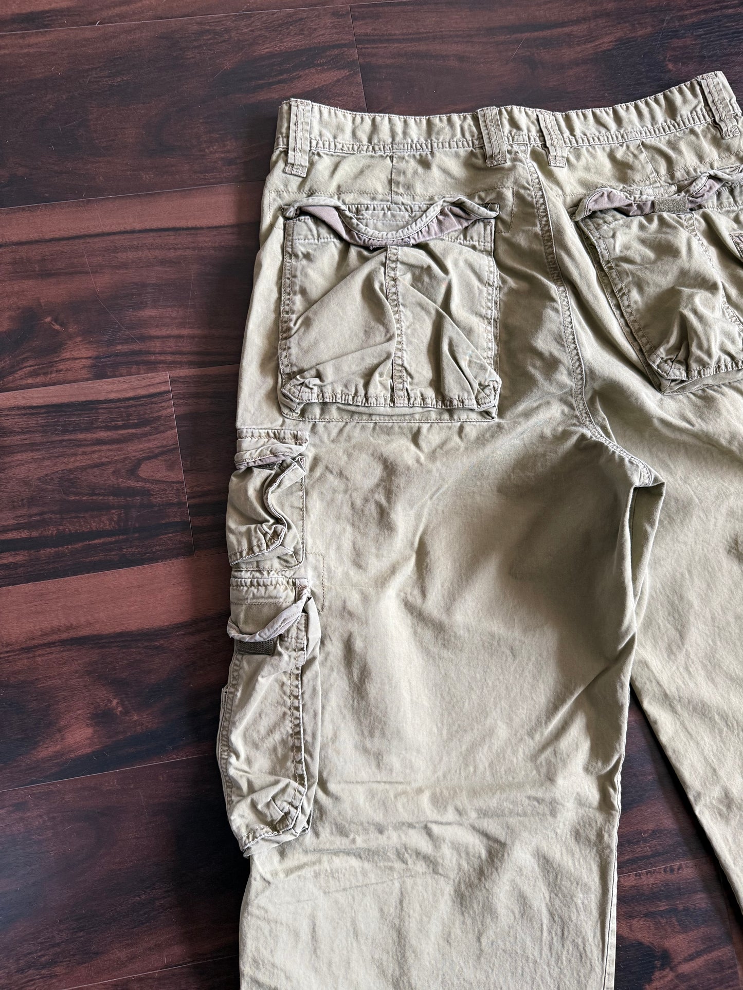 Vintage Y2K Union Bay Green Cargo Pants- 33x33