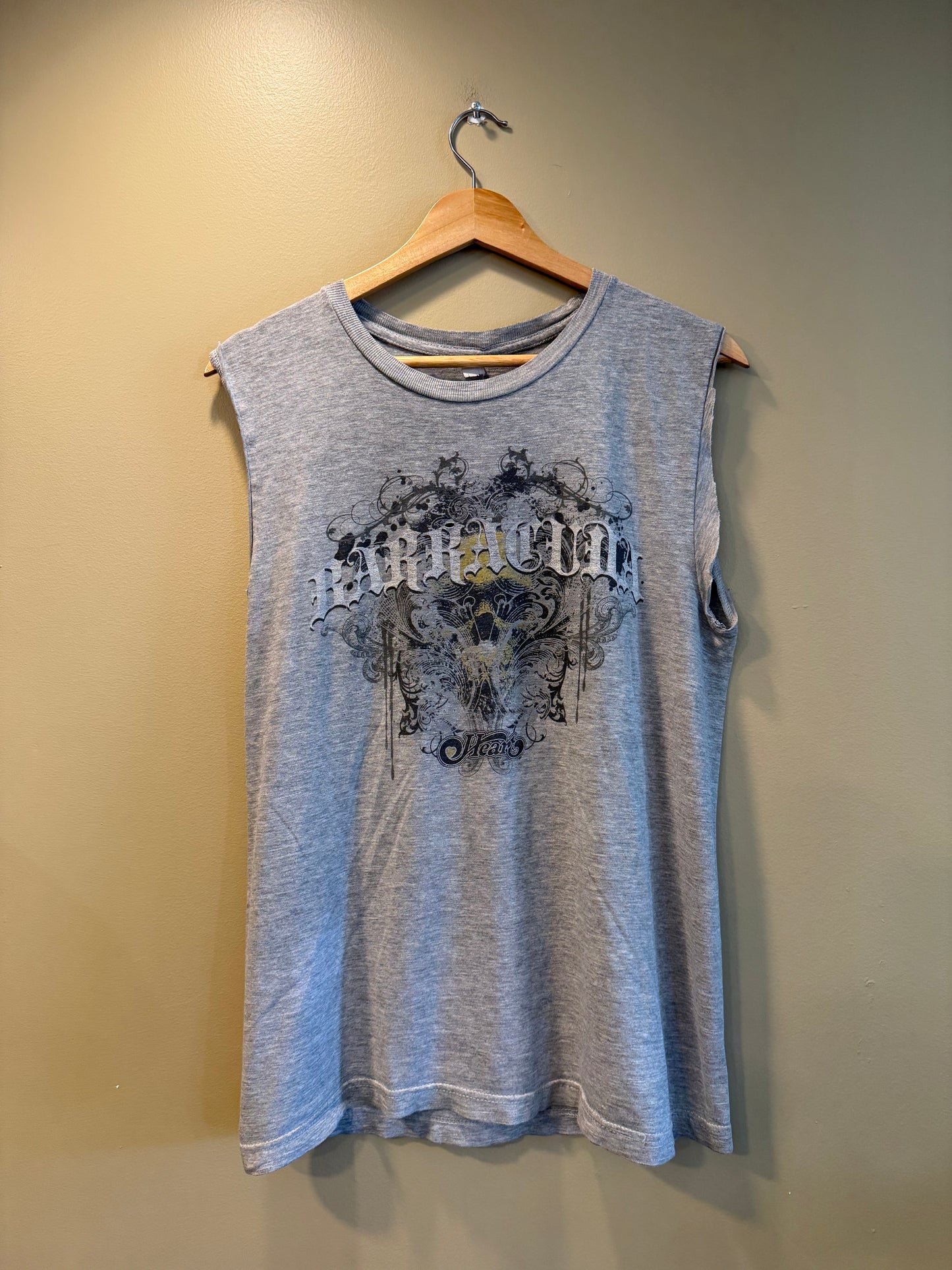 Vintage Y2K Heart Band Tee Barracuda Cut Off Gray Tank Top- M