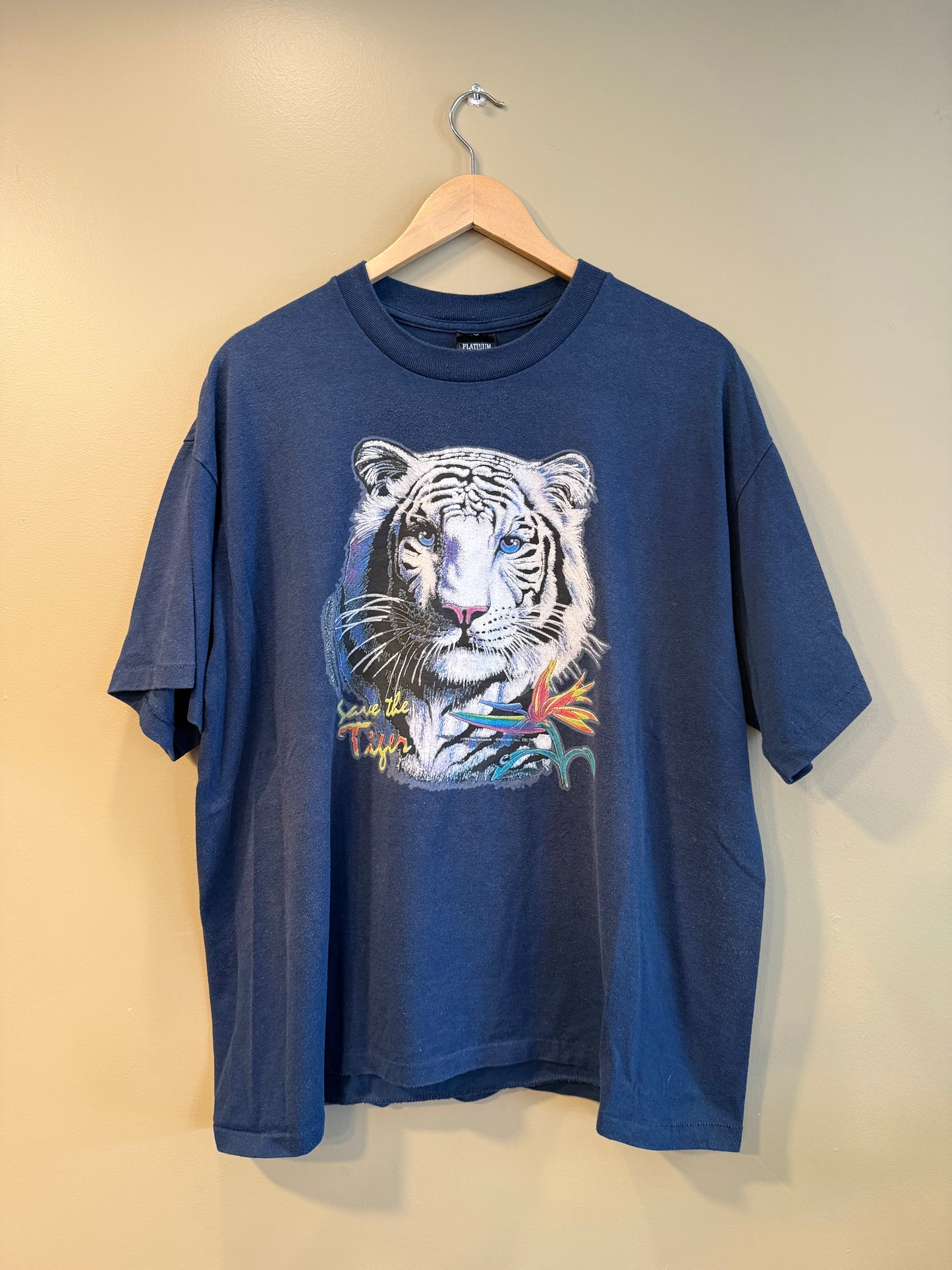 Vintage White Tiger Nature T-Shirt- XL